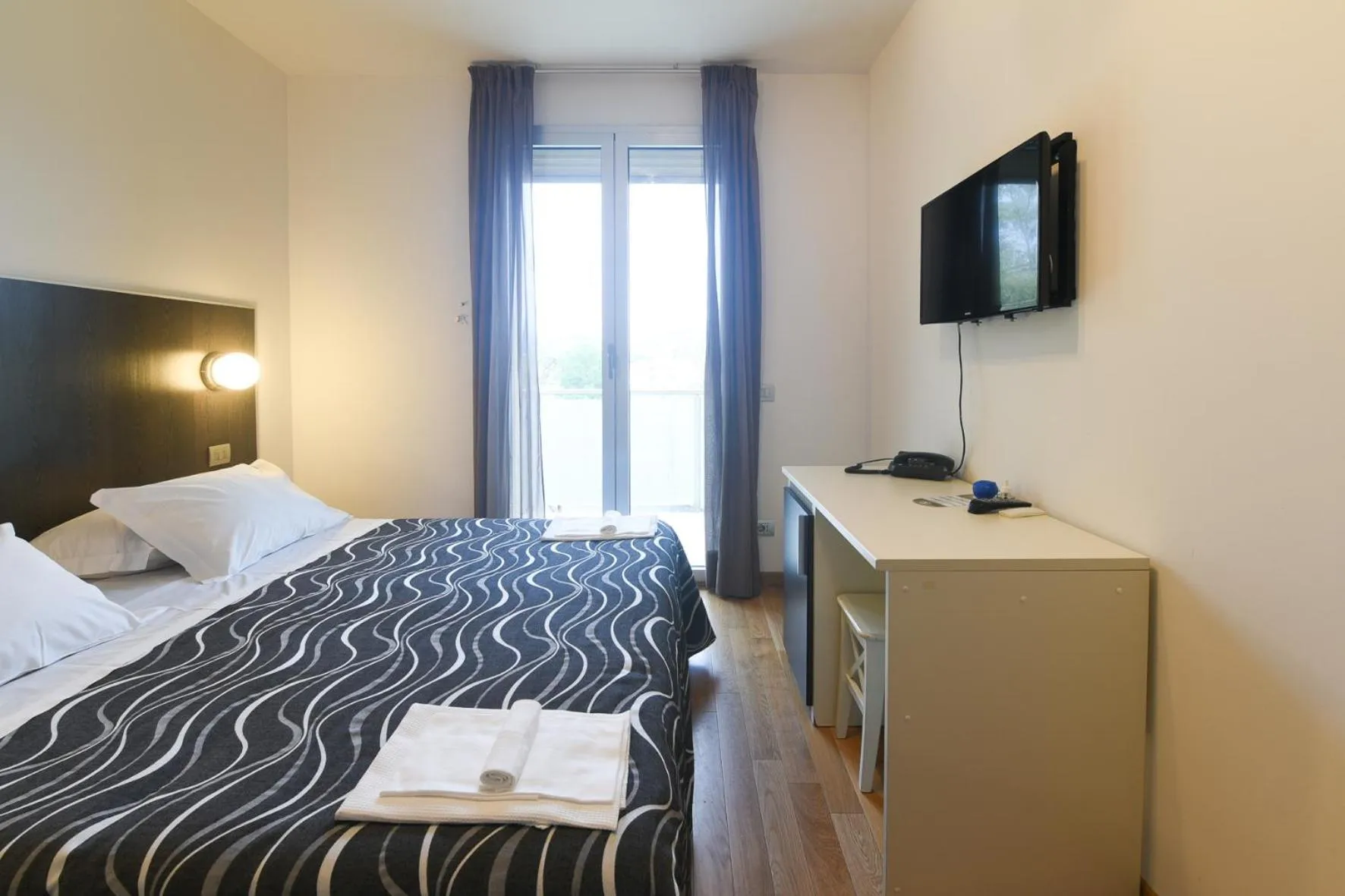 Photo of the whole room, Bed in Daglingegneri