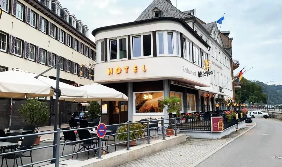 Hotel zum Goldenen Löwen - Restaurant - Panoramabar - Terrassen - Events - Rheinblick - Geschichte seit 1728