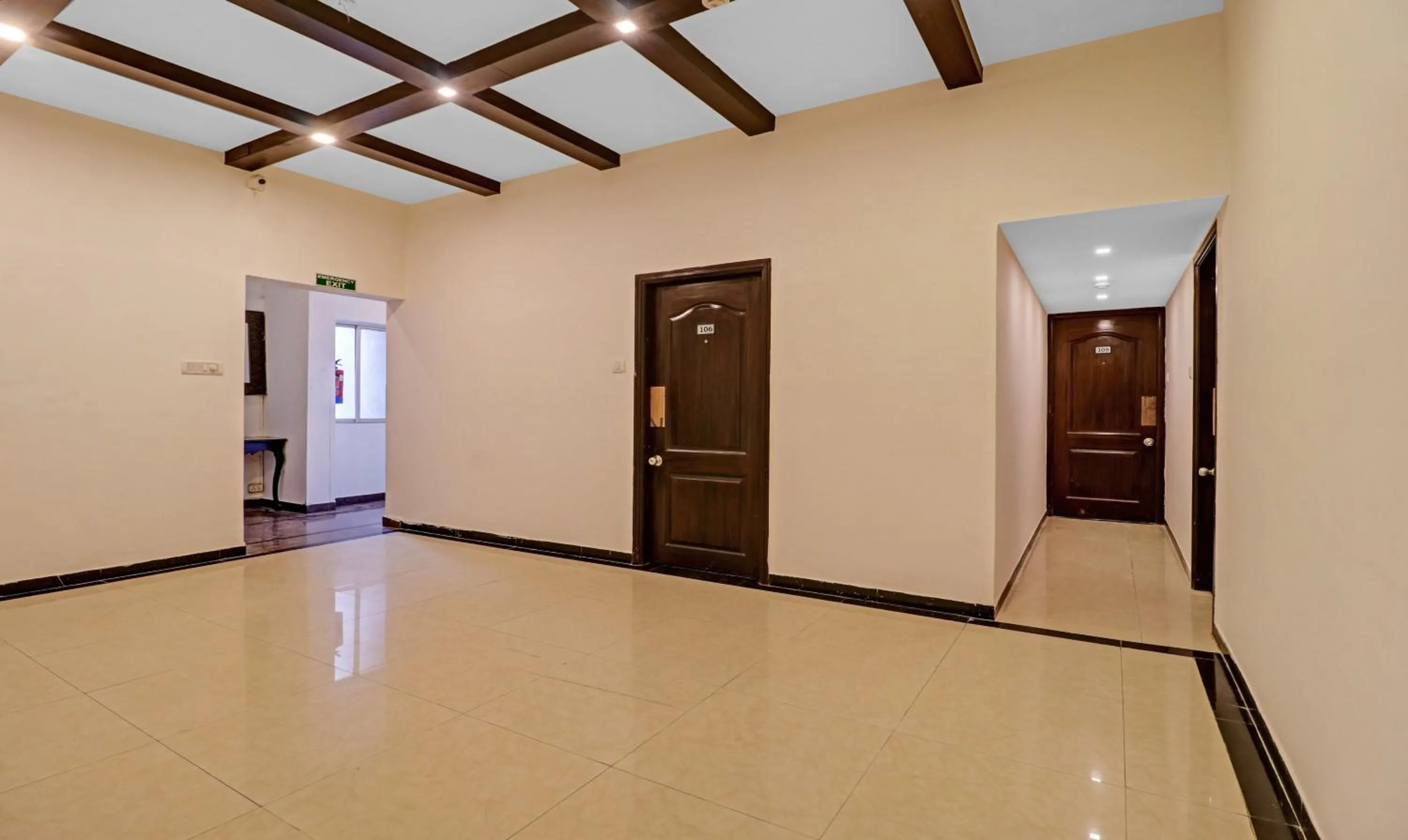 Lobby or reception in Treebo White Inn Koramangala