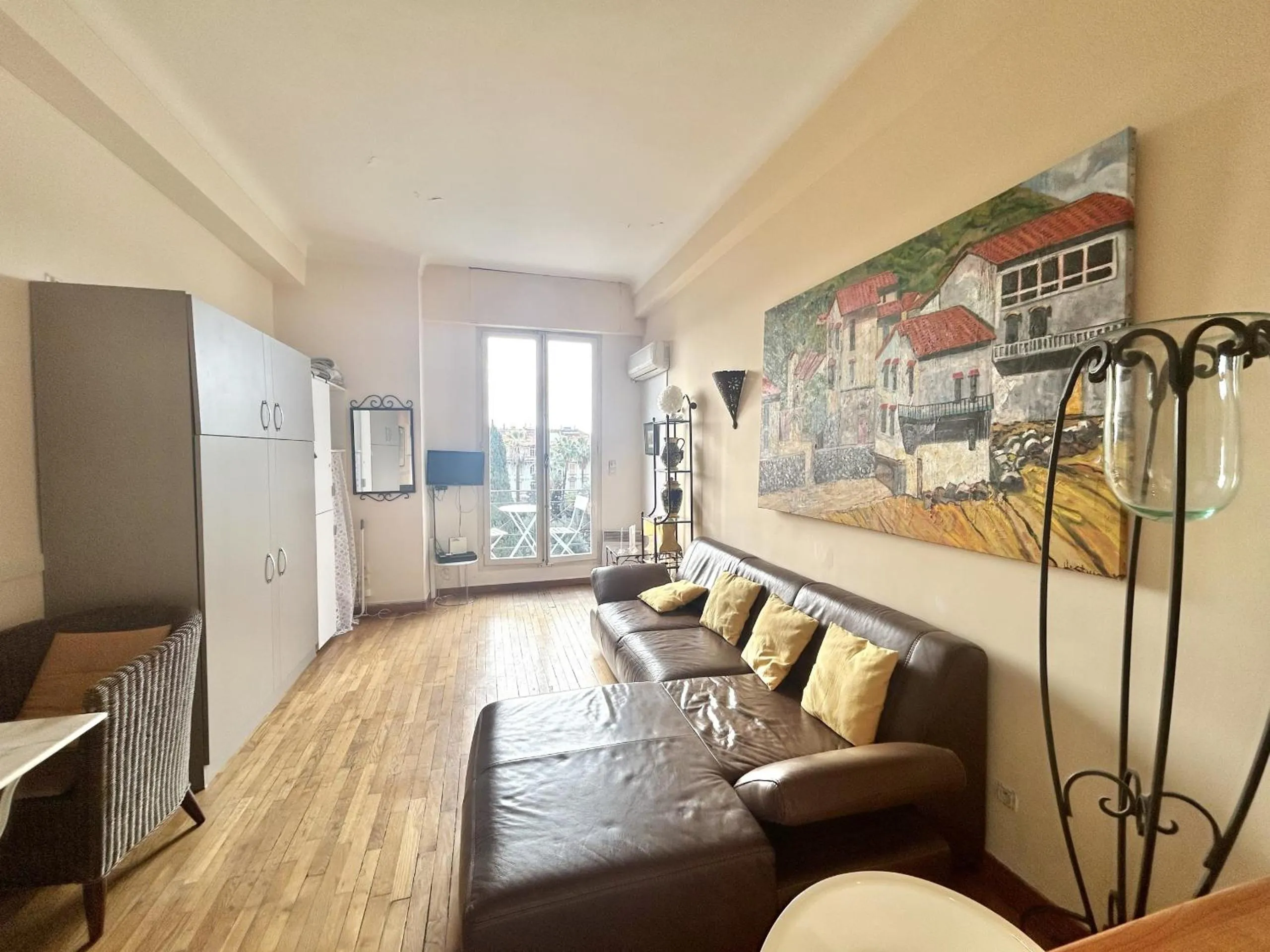 Dining area in ApartHotel Riviera - Nice Côte d'Azur - Grimaldi AC - Promenade des Anglais