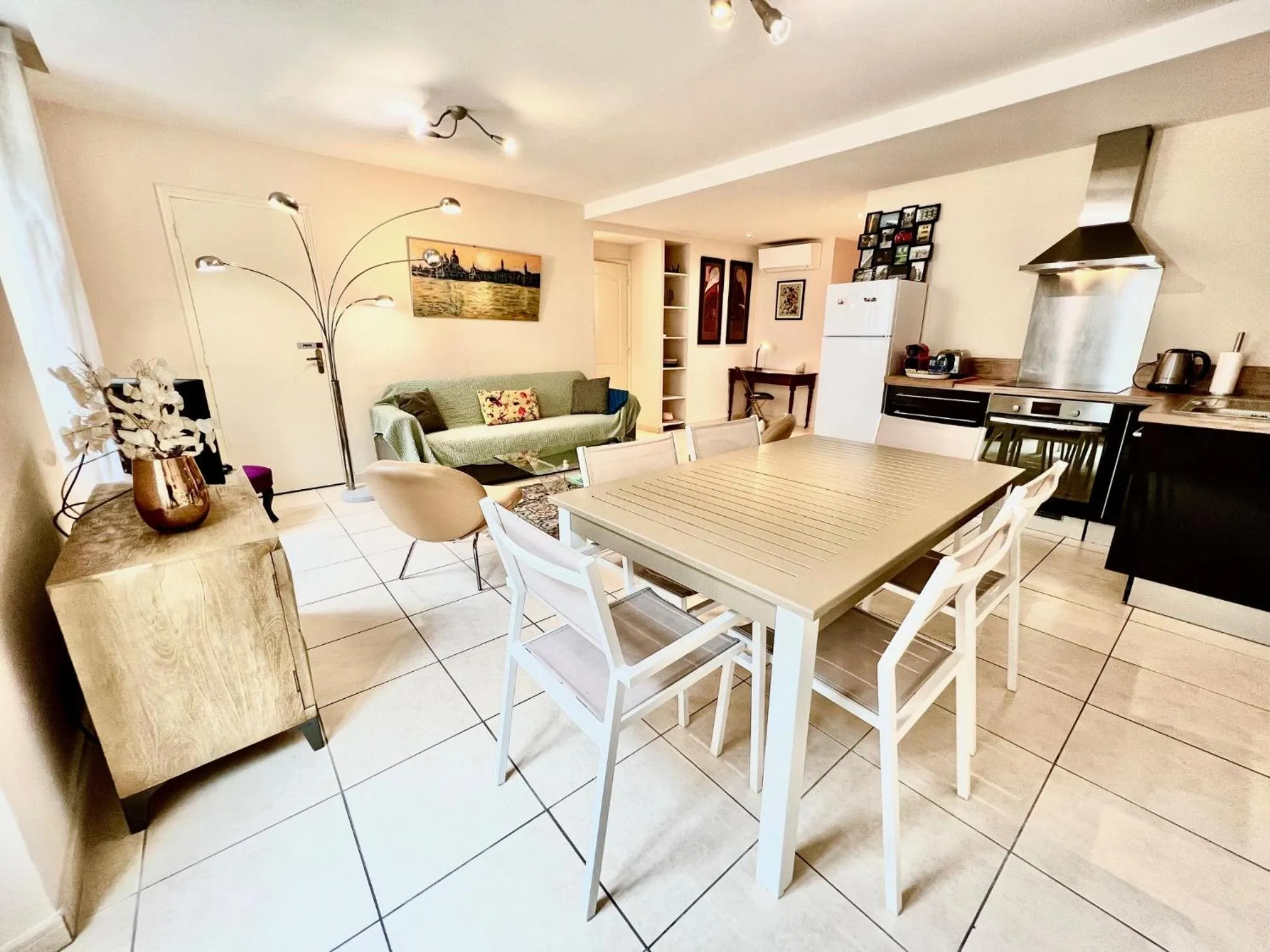 Dining area in ApartHotel Riviera - Nice Côte d'Azur - Grimaldi AC - Promenade des Anglais