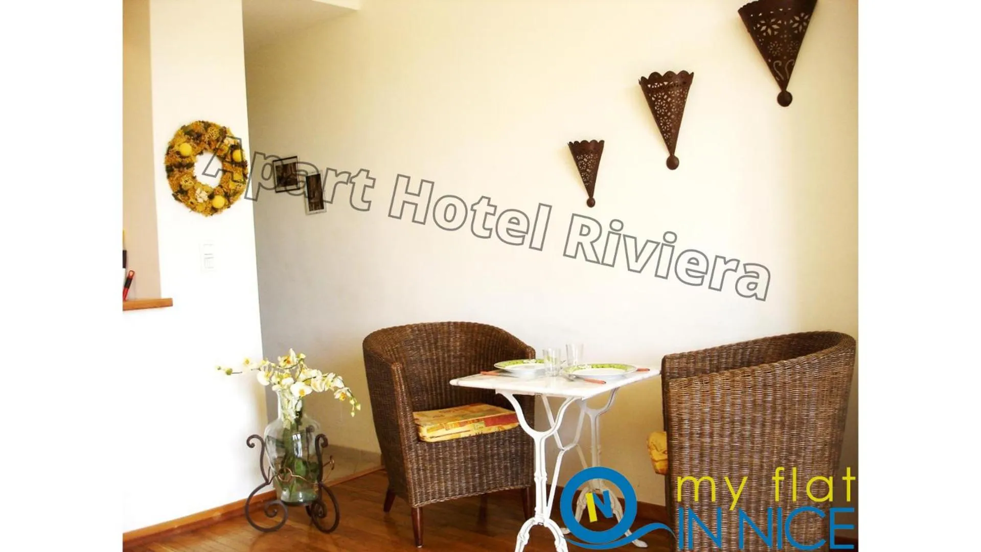 Dining area in ApartHotel Riviera - Nice Côte d'Azur - Grimaldi AC - Promenade des Anglais