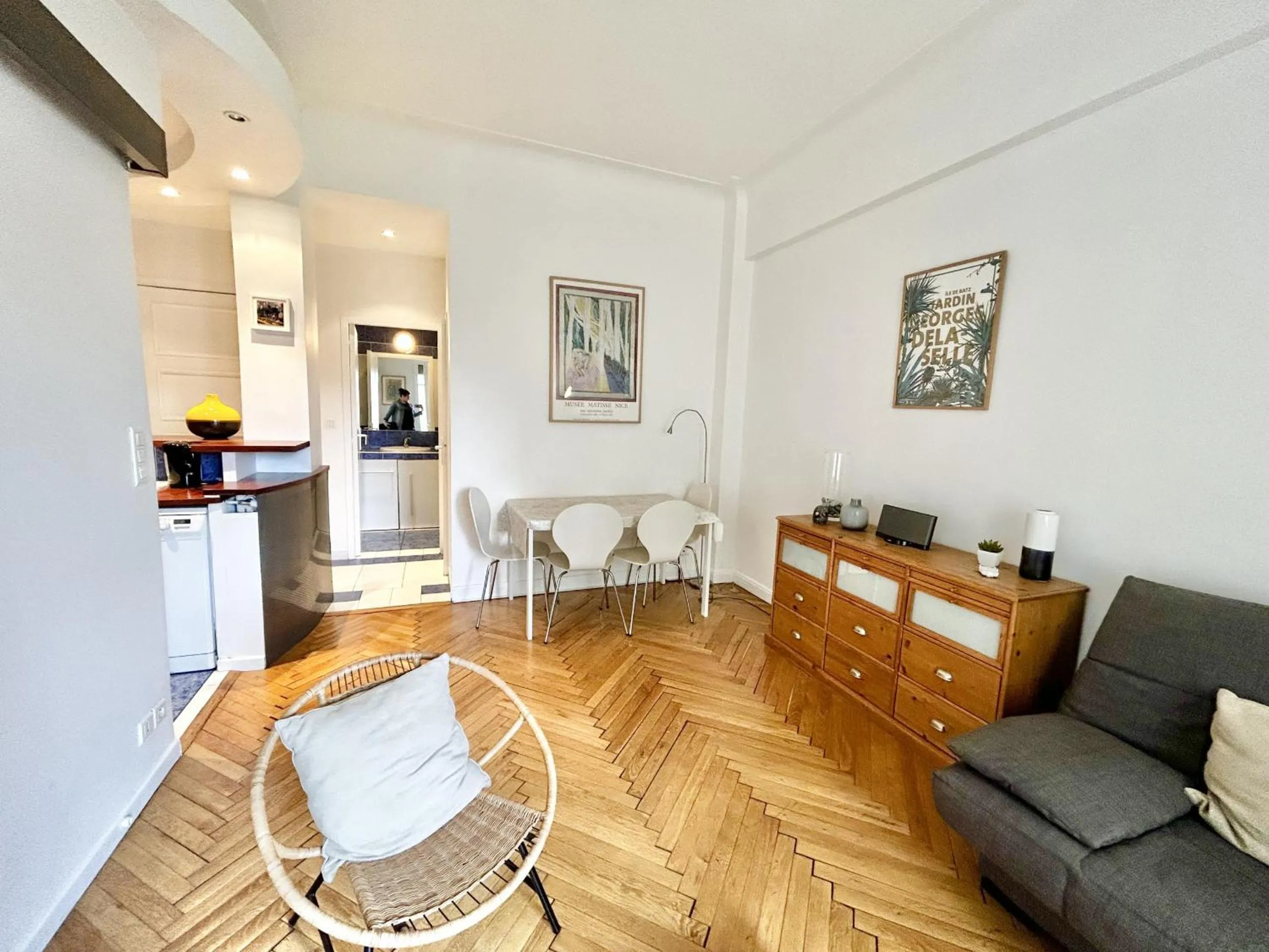 Communal lounge/ TV room in ApartHotel Riviera - Nice Côte d'Azur - Grimaldi AC - Promenade des Anglais