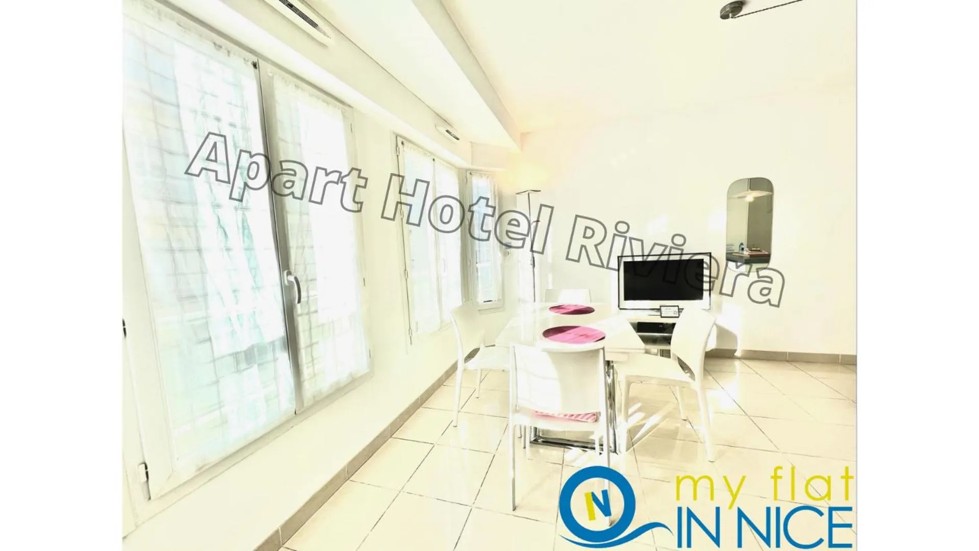 Dining area in ApartHotel Riviera - Nice Côte d'Azur - Grimaldi AC - Promenade des Anglais