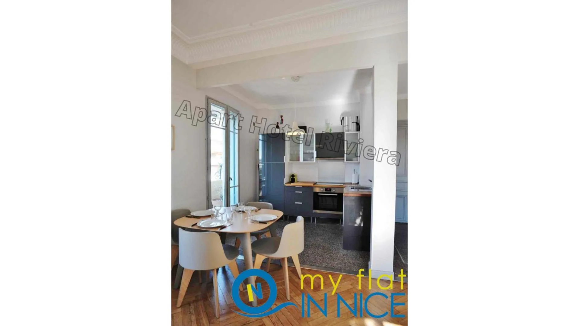 Dining area in ApartHotel Riviera - Nice Côte d'Azur - Grimaldi AC - Promenade des Anglais