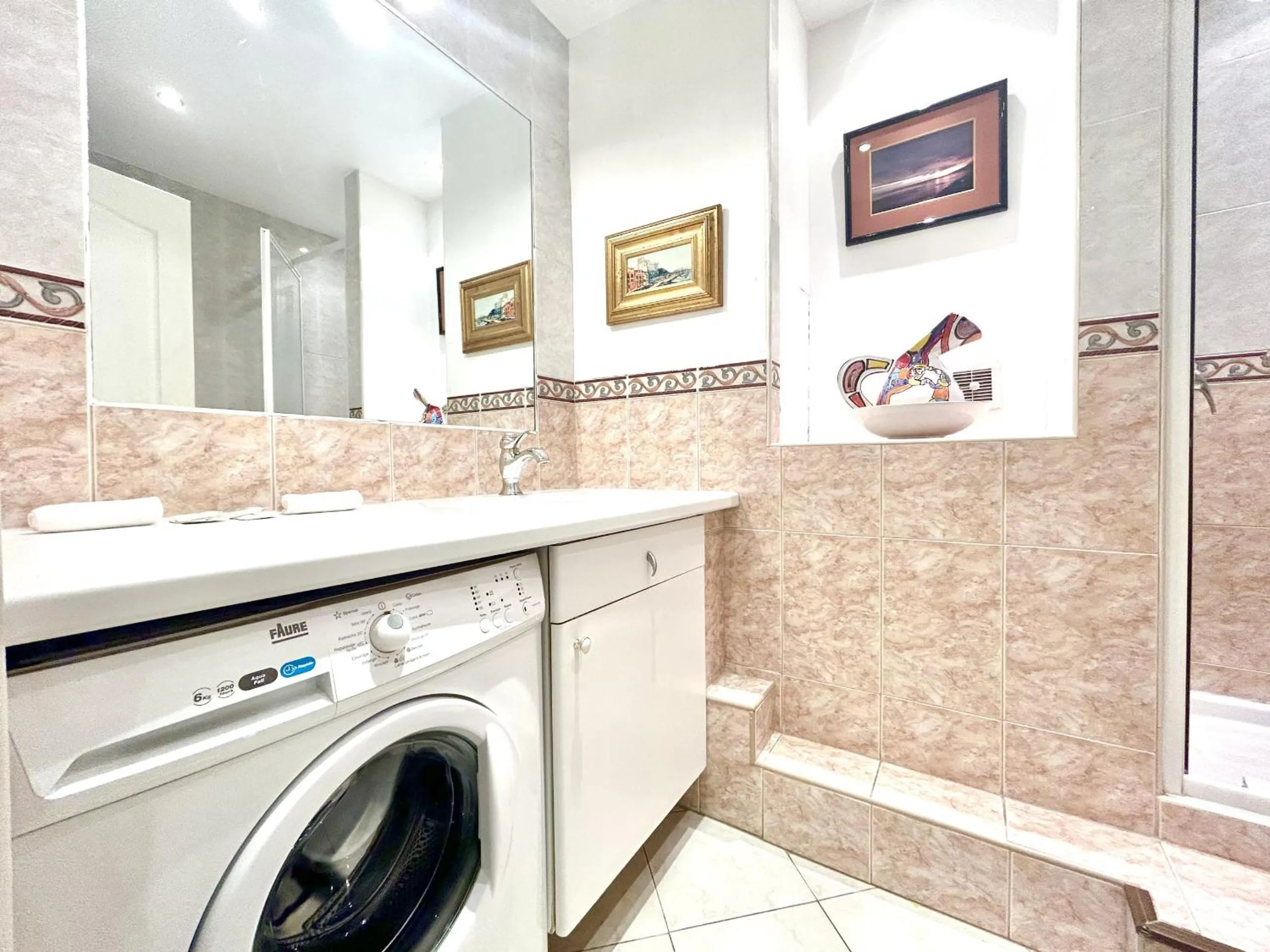 Bathroom in ApartHotel Riviera - Nice Côte d'Azur - Grimaldi AC - Promenade des Anglais