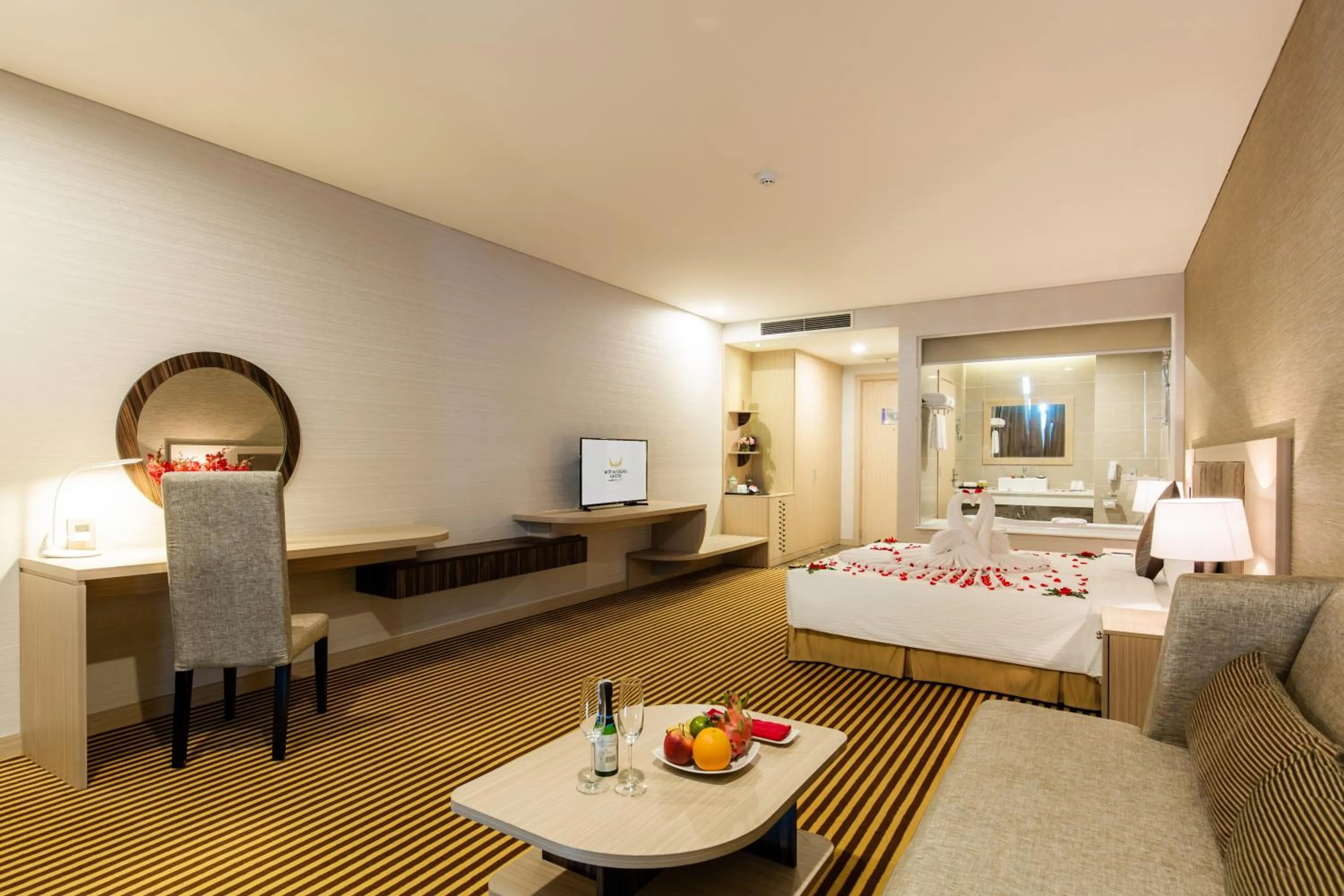Seating area, Bed in Muong Thanh Luxury Khanh Hoa