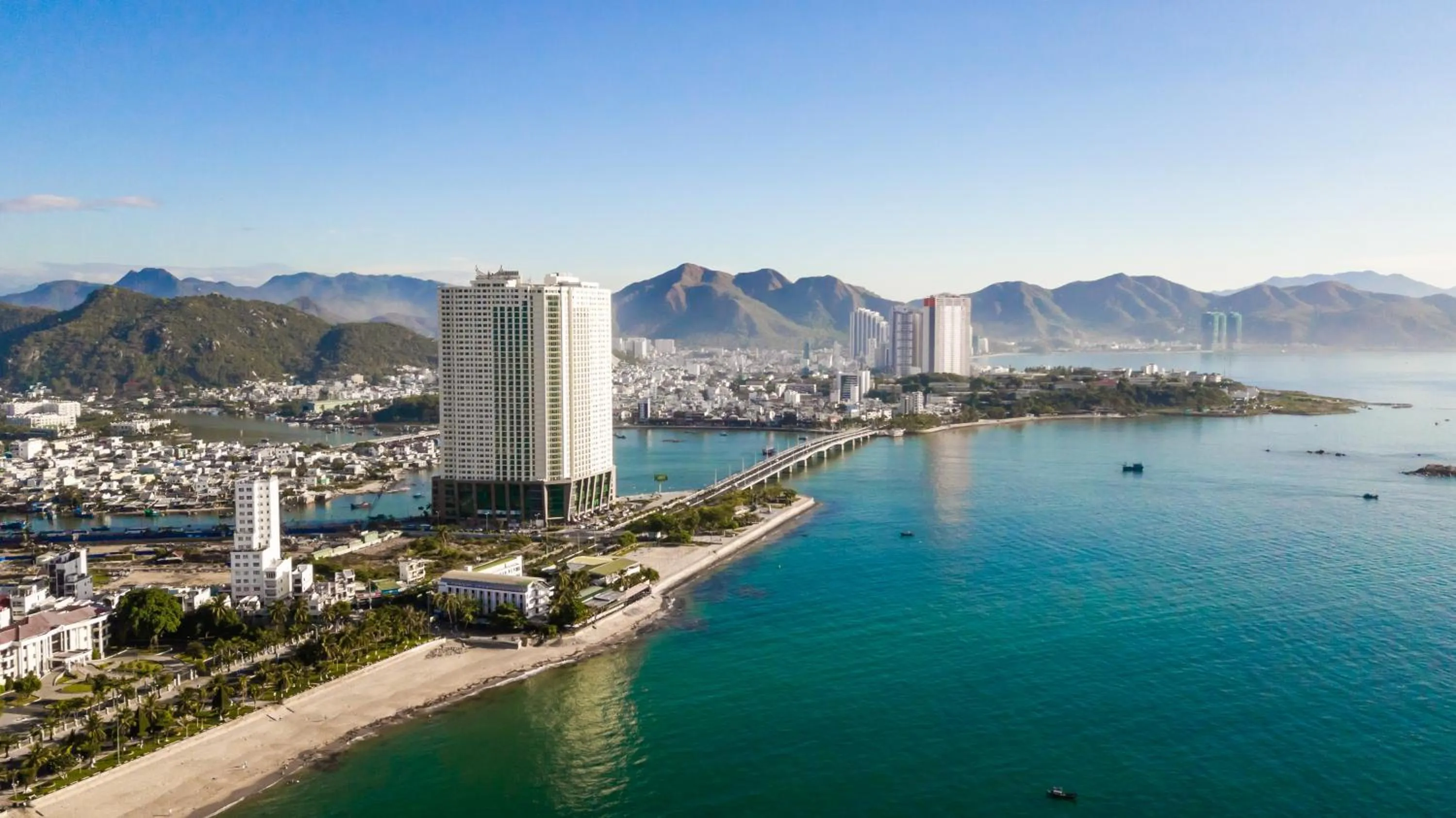 Day in Muong Thanh Luxury Khanh Hoa