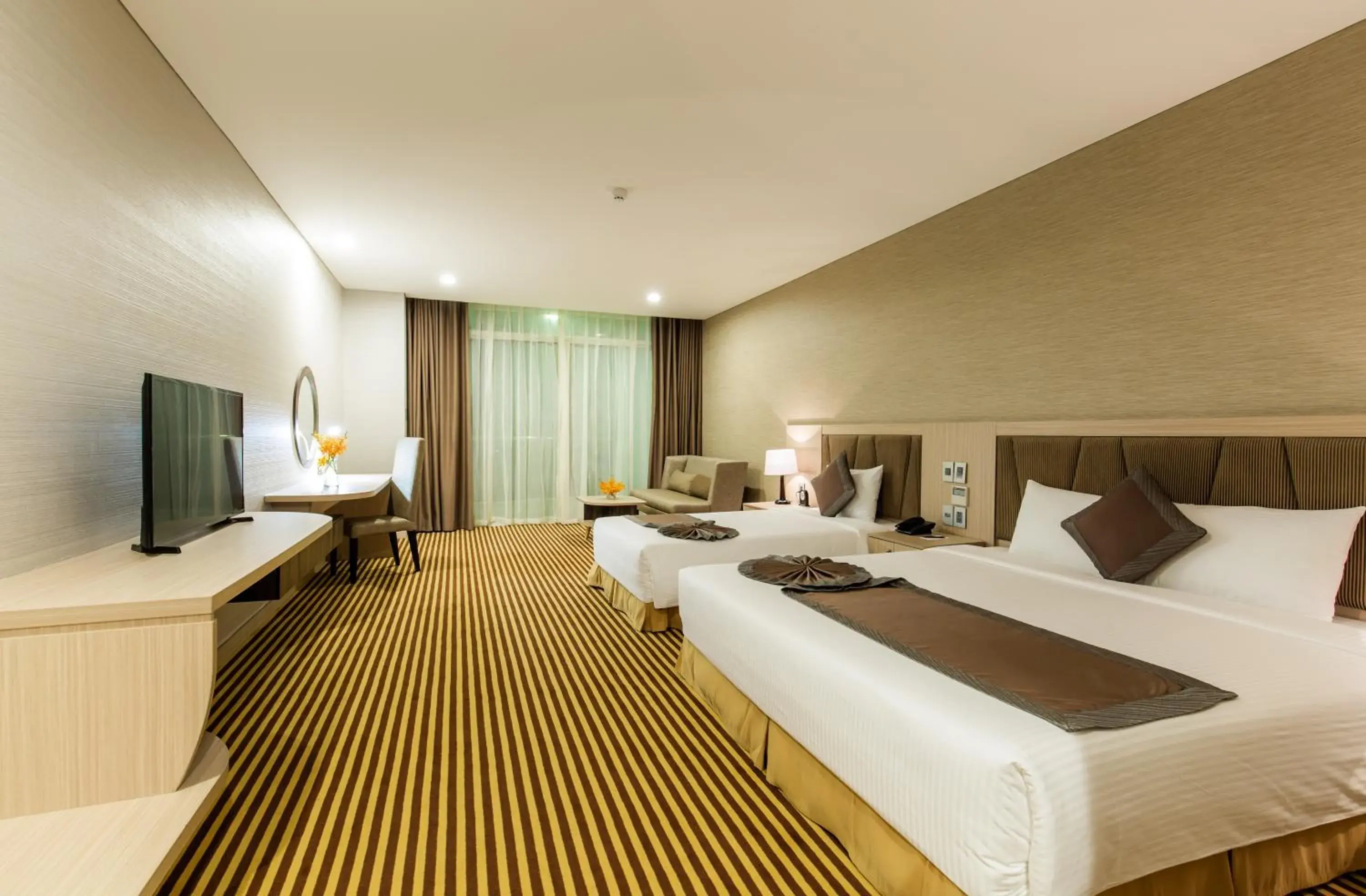 Deluxe Triple Room with Sea View in Muong Thanh Luxury Khanh Hoa Deluxe Triple Room with Sea View in Muong Thanh Luxury Khanh Hoa