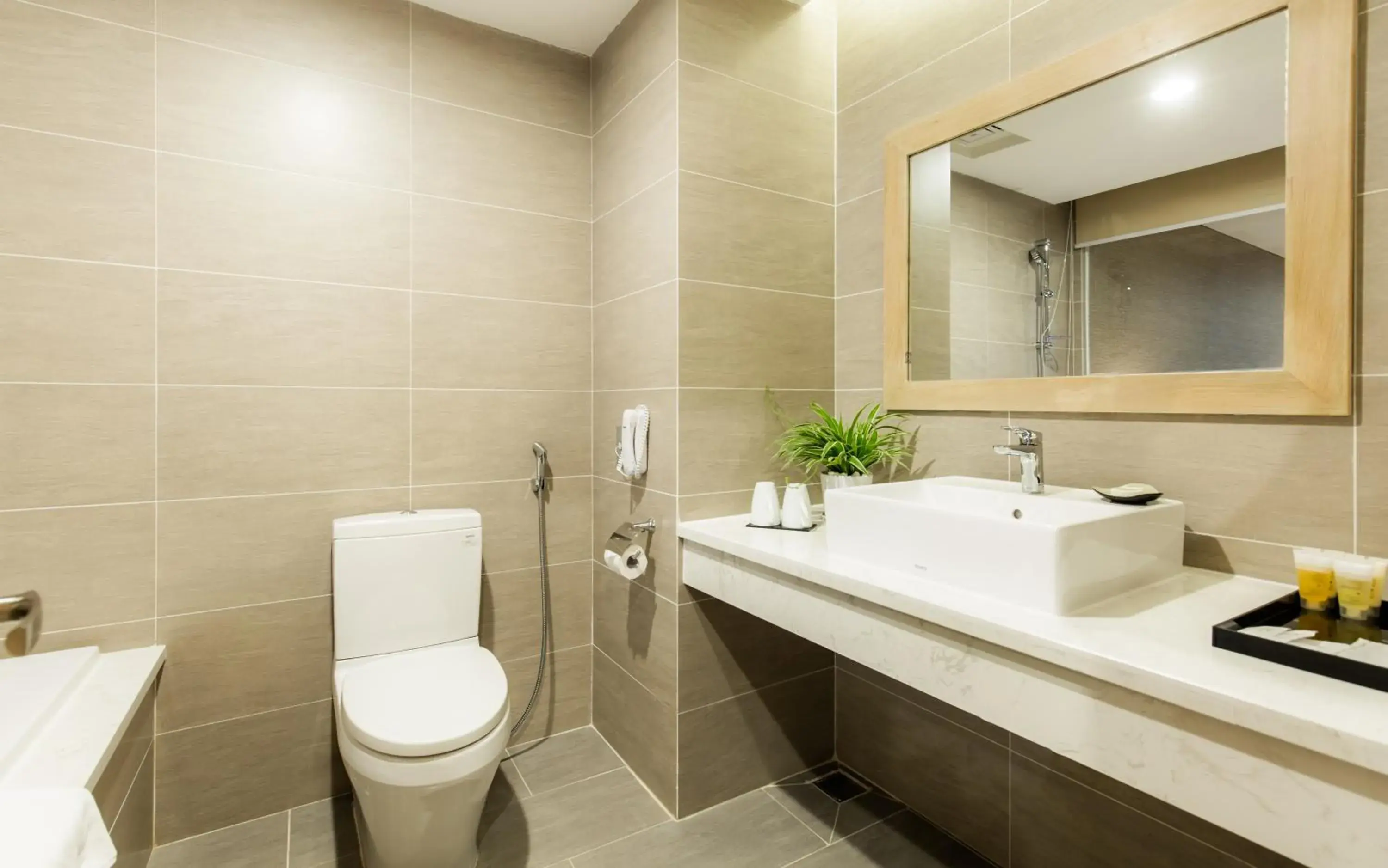 Deluxe Triple Room with Sea View in Muong Thanh Luxury Khanh Hoa Deluxe Triple Room with Sea View in Muong Thanh Luxury Khanh Hoa