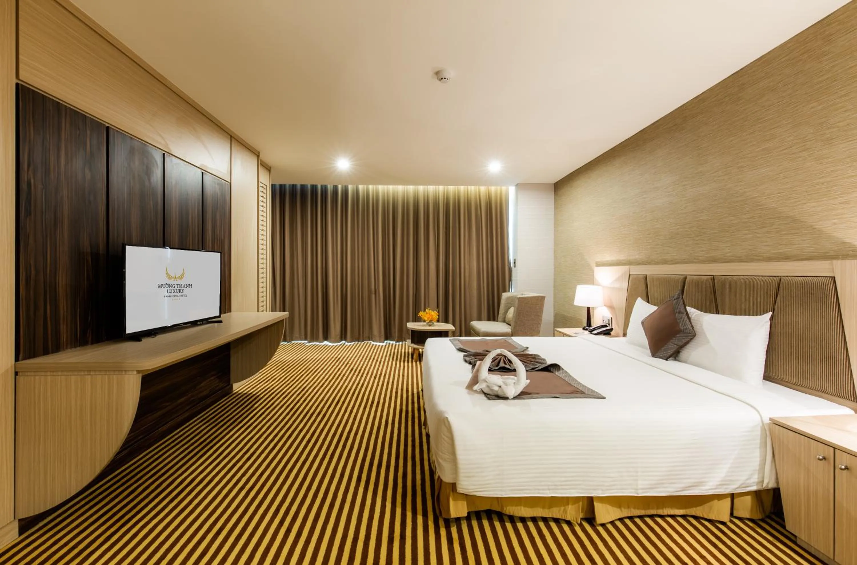 Bedroom, Bed in Muong Thanh Luxury Khanh Hoa