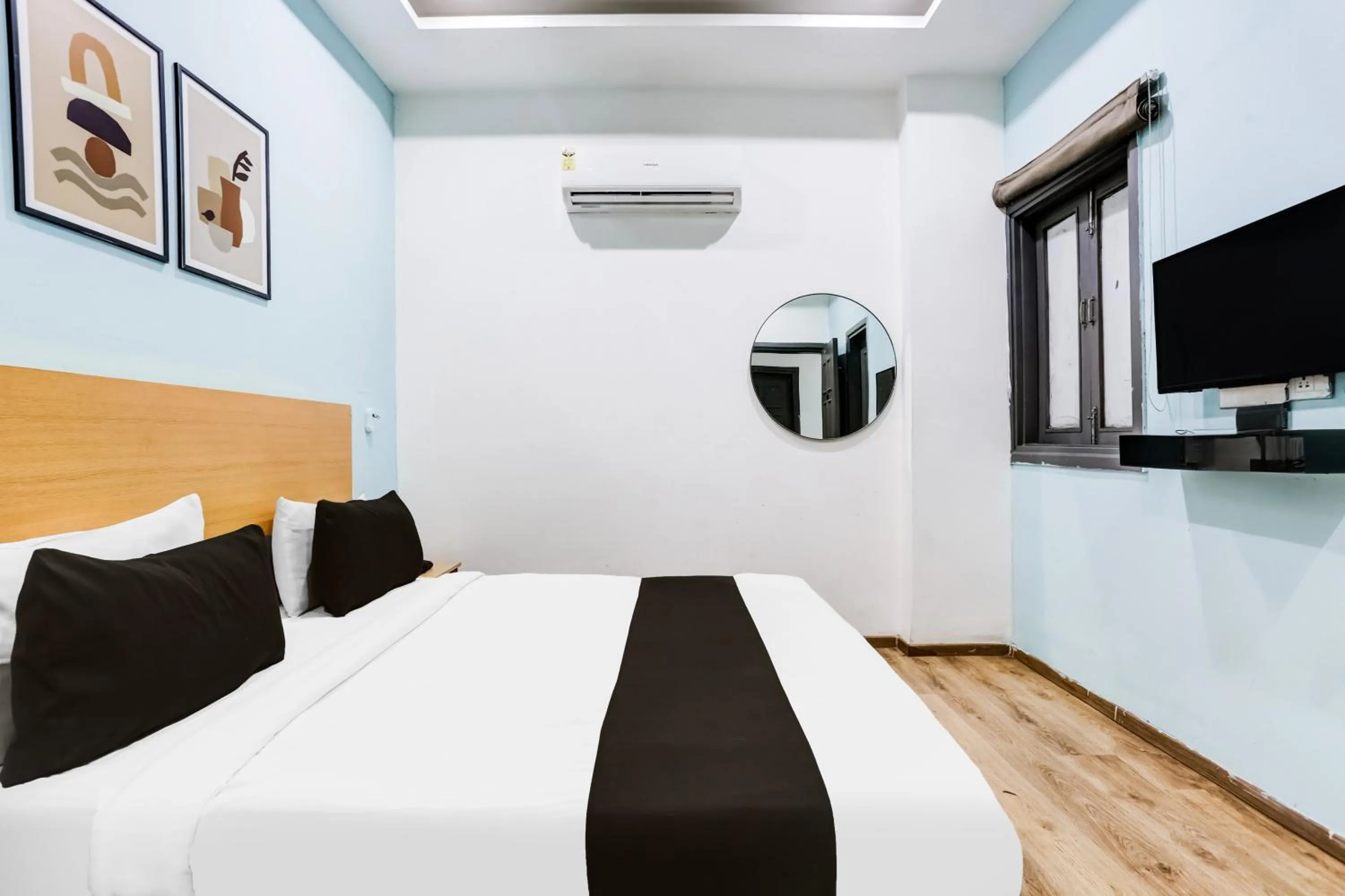 Bedroom, Bed in Super Townhouse Rohini Sector 23