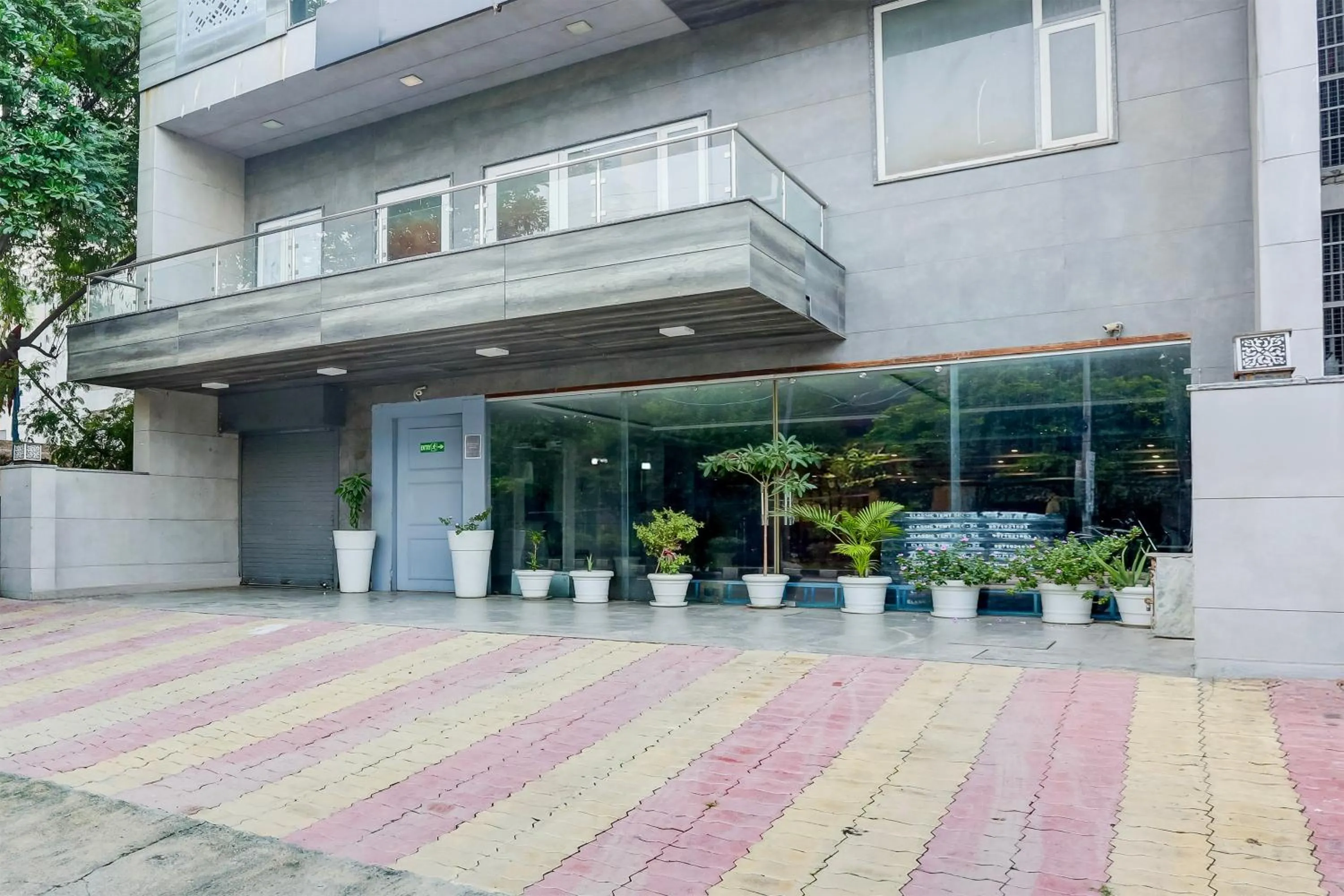 Facade/entrance in Super Townhouse Rohini Sector 23