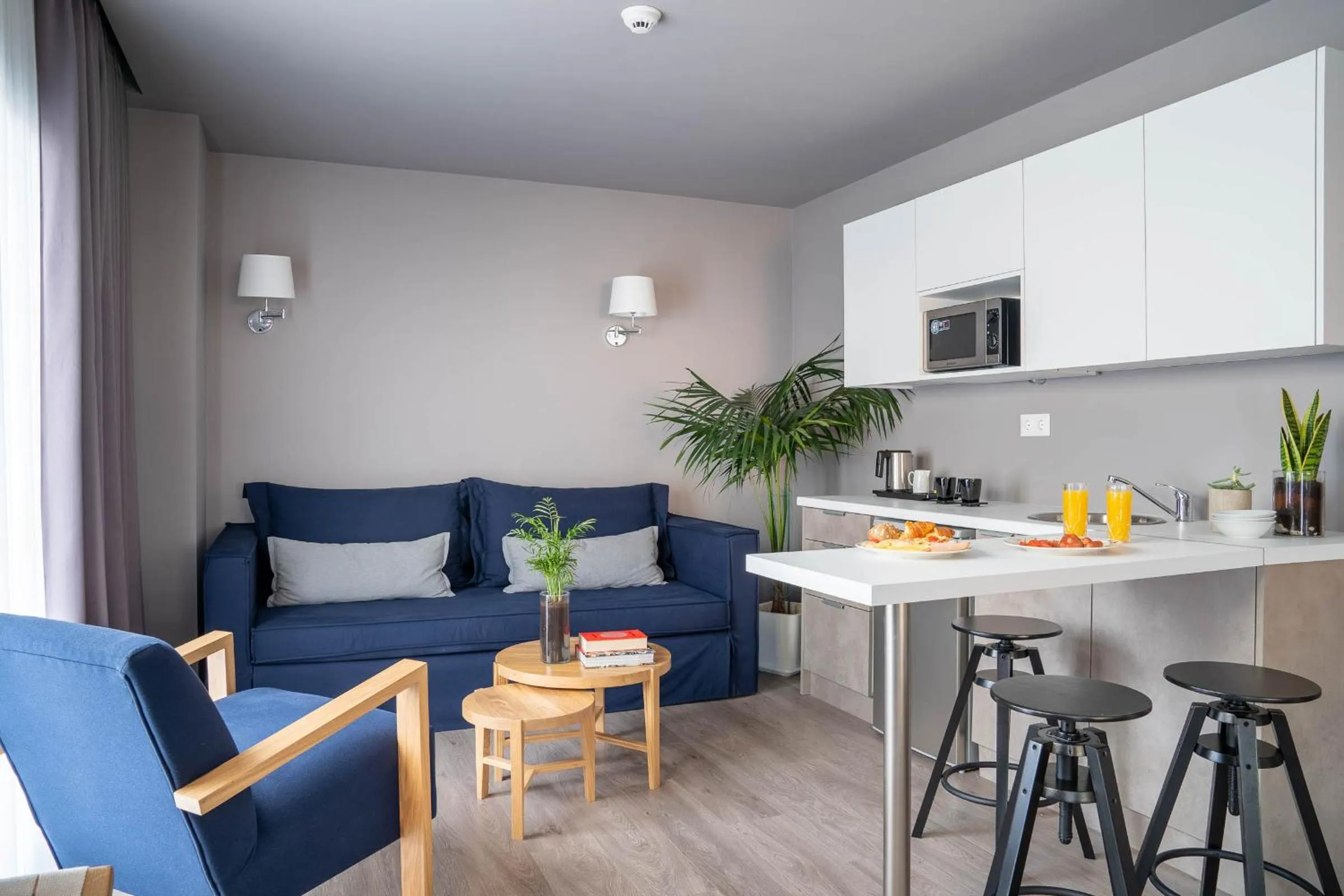 CHROMA FASHION ROOMS & APARTMENTS