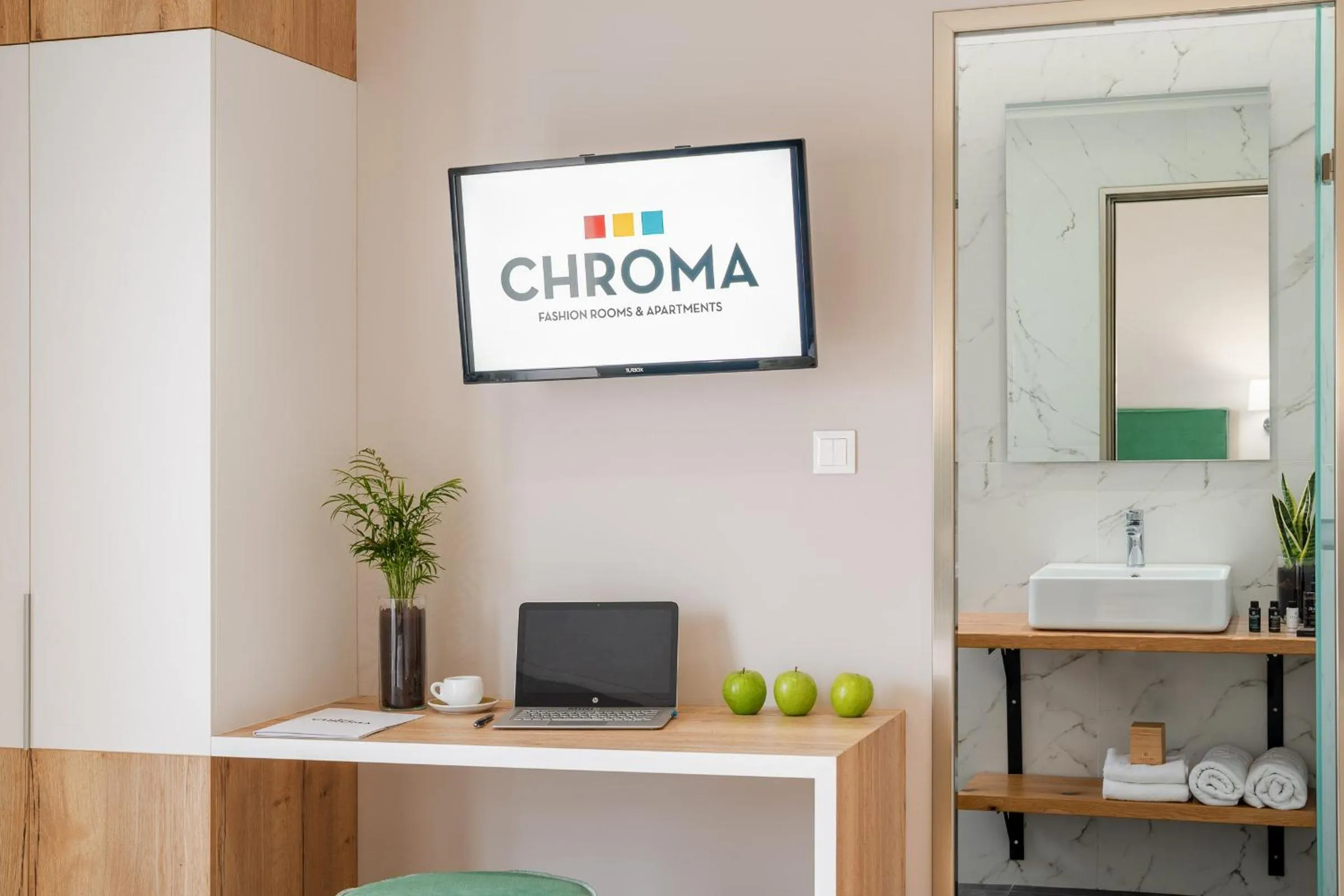 CHROMA FASHION ROOMS & APARTMENTS