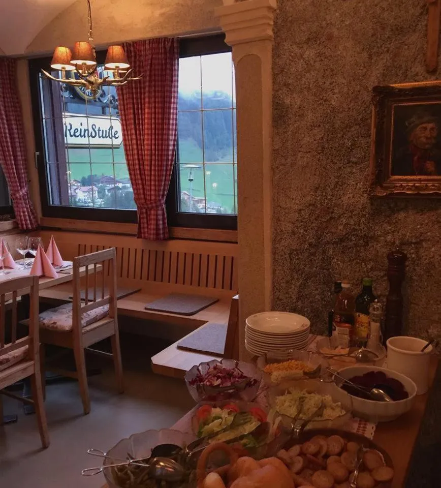 Food and drinks in Bergchalet Hotel Reinerhof
