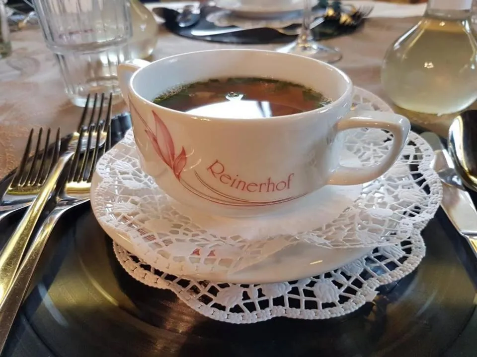 Food and drinks in Bergchalet Hotel Reinerhof