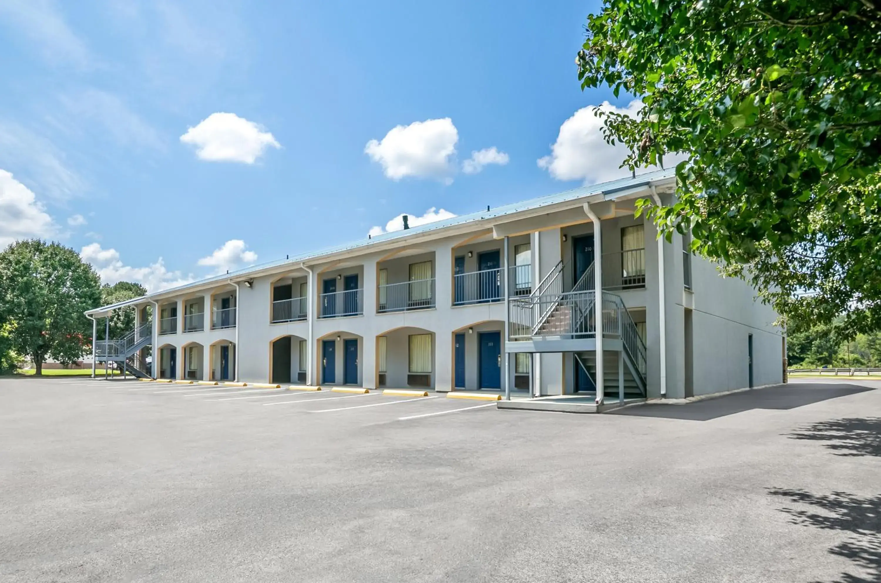 Property building in Americas Best Value Inn - Rome Property building in Americas Best Value Inn - Rome