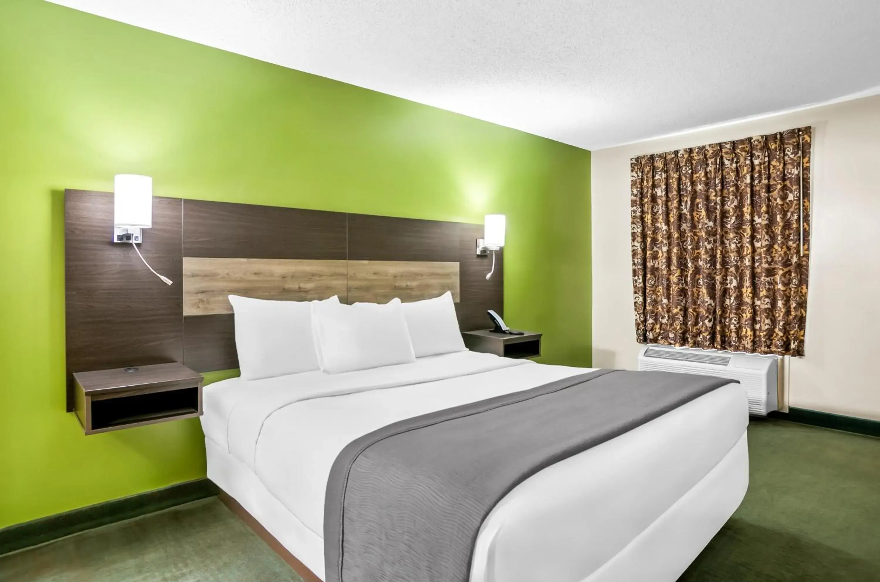 Bed in Americas Best Value Inn - Rome Bed in Americas Best Value Inn - Rome