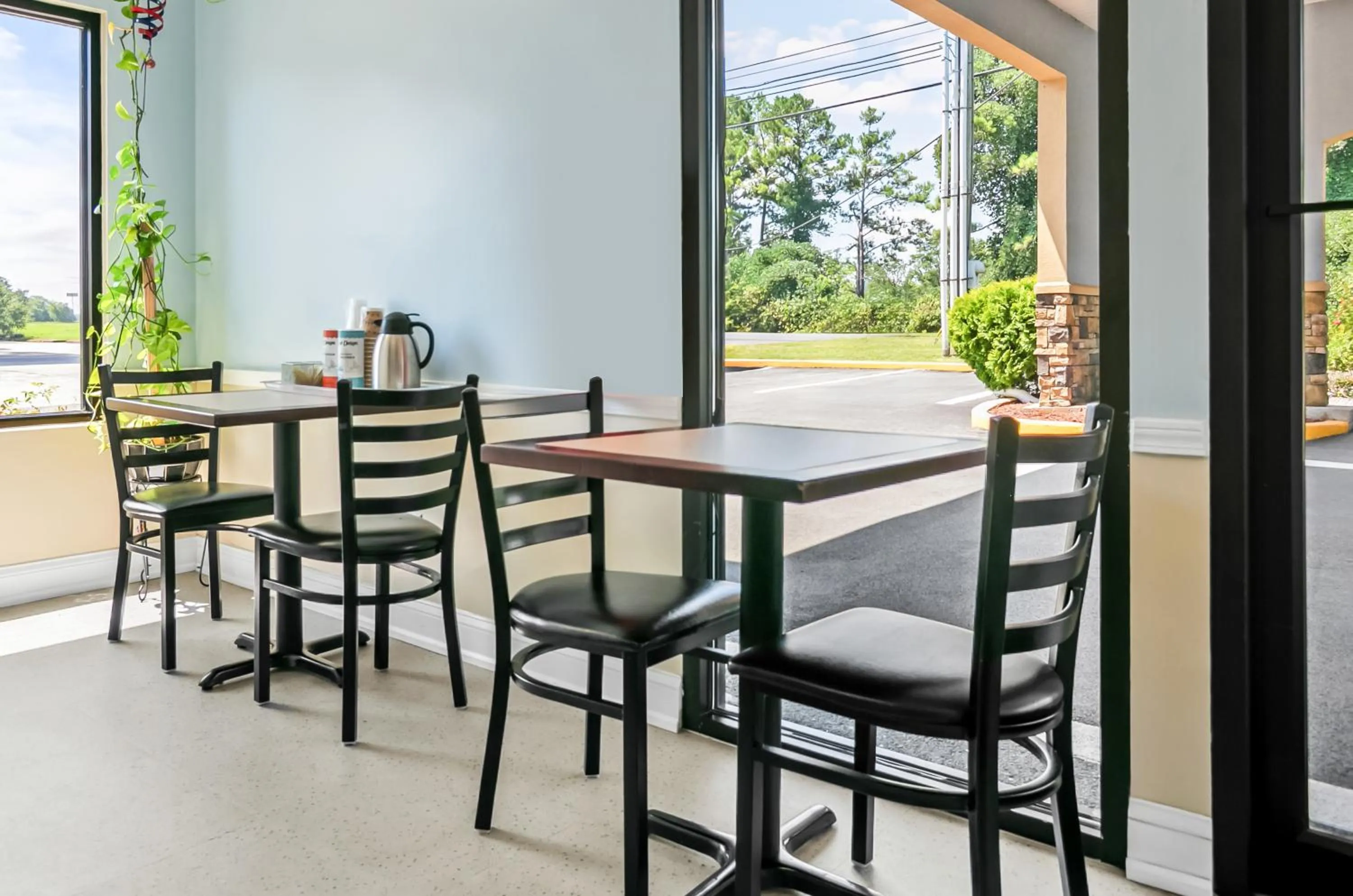 Dining area in Americas Best Value Inn - Rome