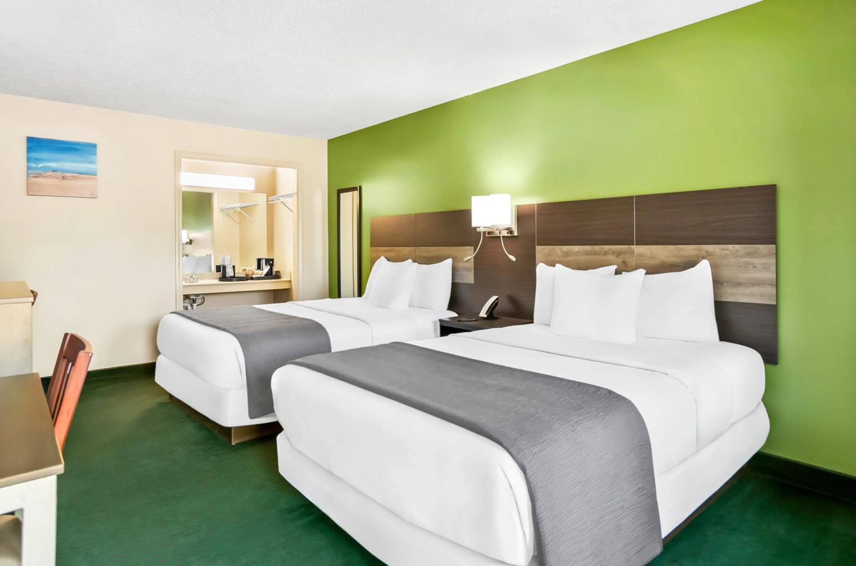 Bed in Americas Best Value Inn - Rome