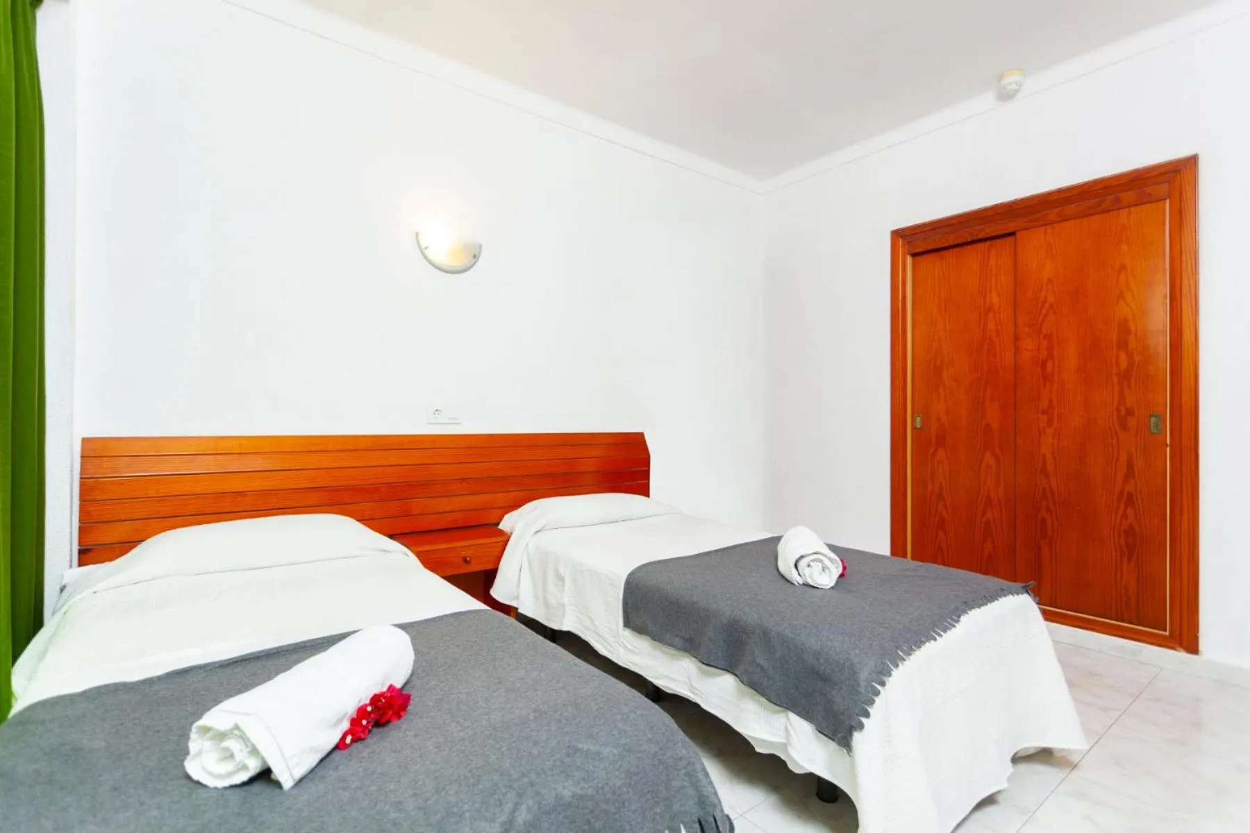 Bedroom, Bed in Africamar