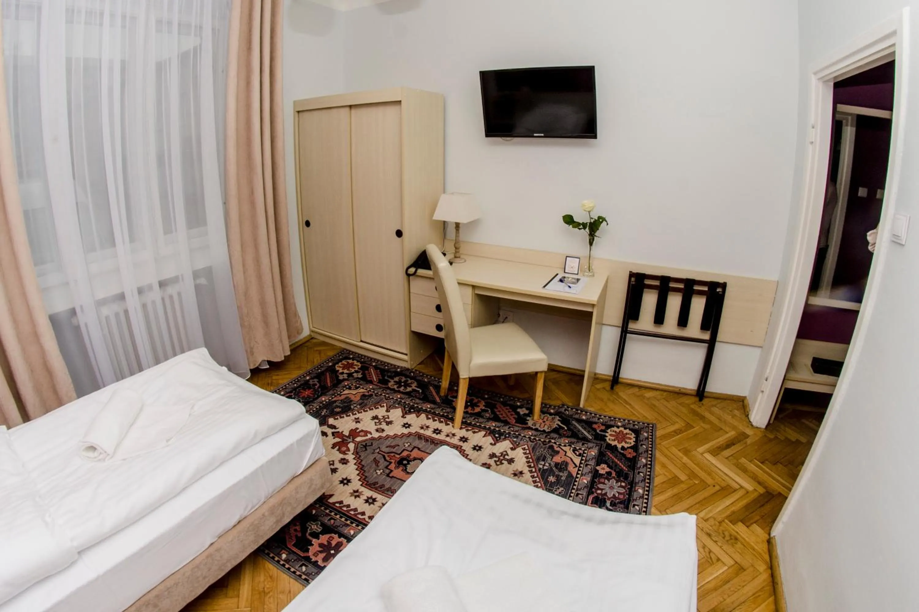 TV and multimedia in Hotel Hutnik