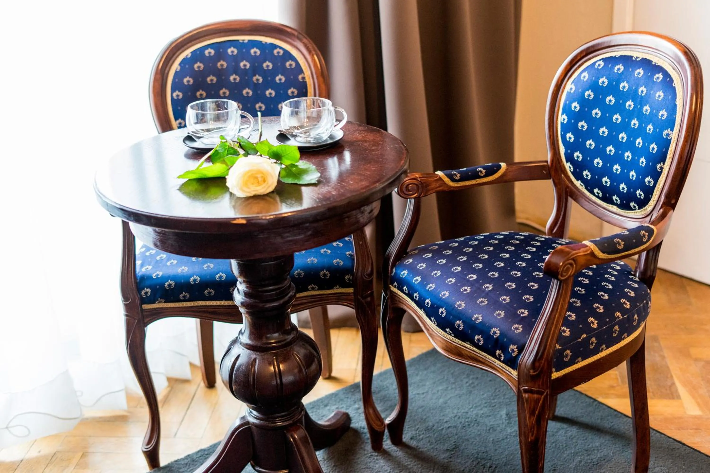 Seating area in Hotel Hutnik