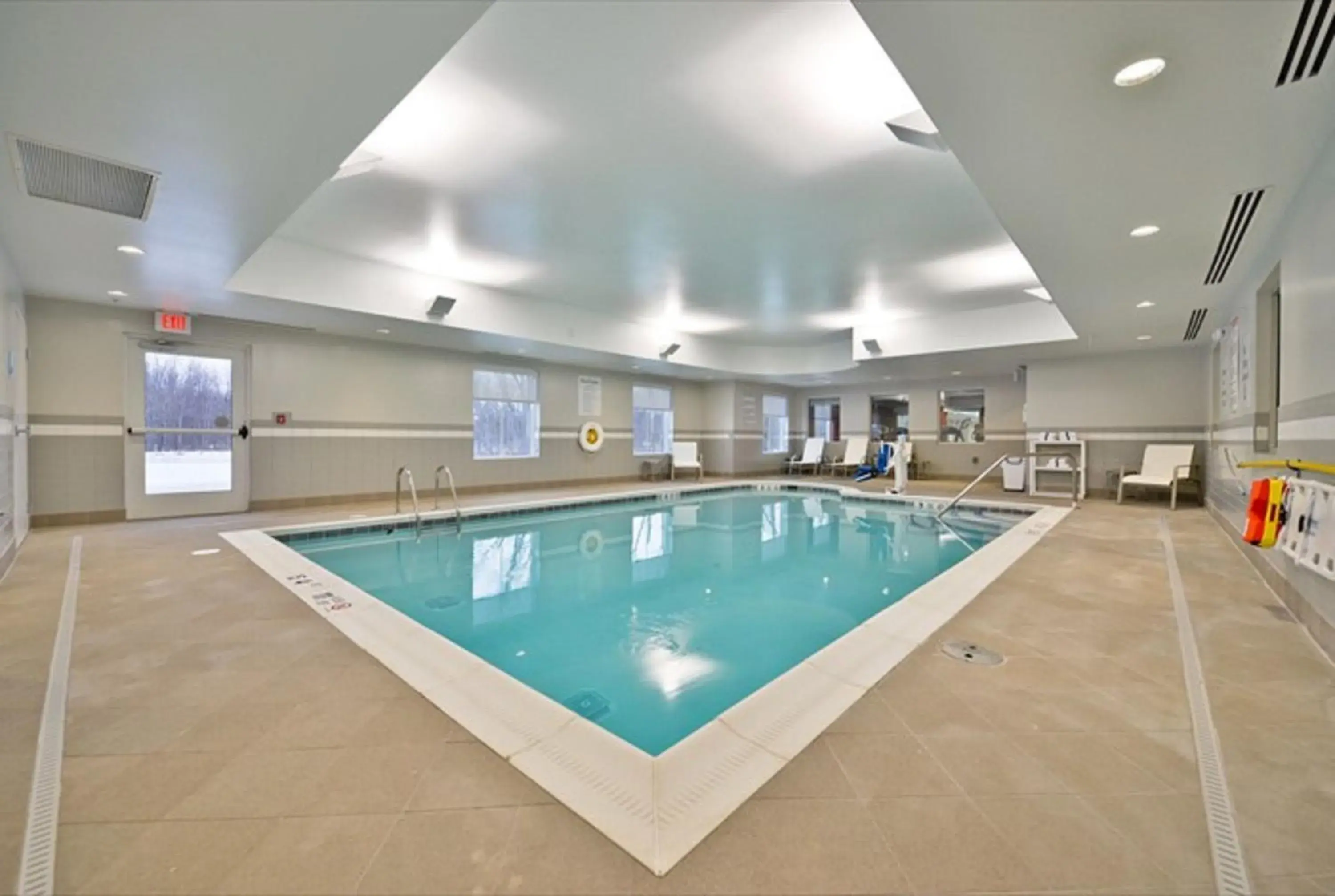 Swimming pool in Holiday Inn Express Canandaigua by IHG Swimming pool in Holiday Inn Express Canandaigua by IHG