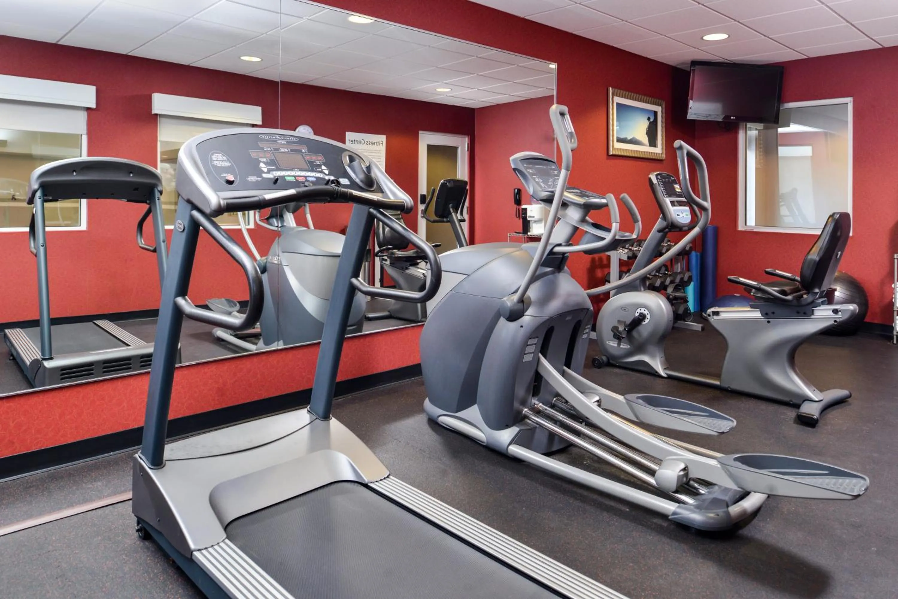 Fitness centre/facilities in Holiday Inn Express Canandaigua by IHG