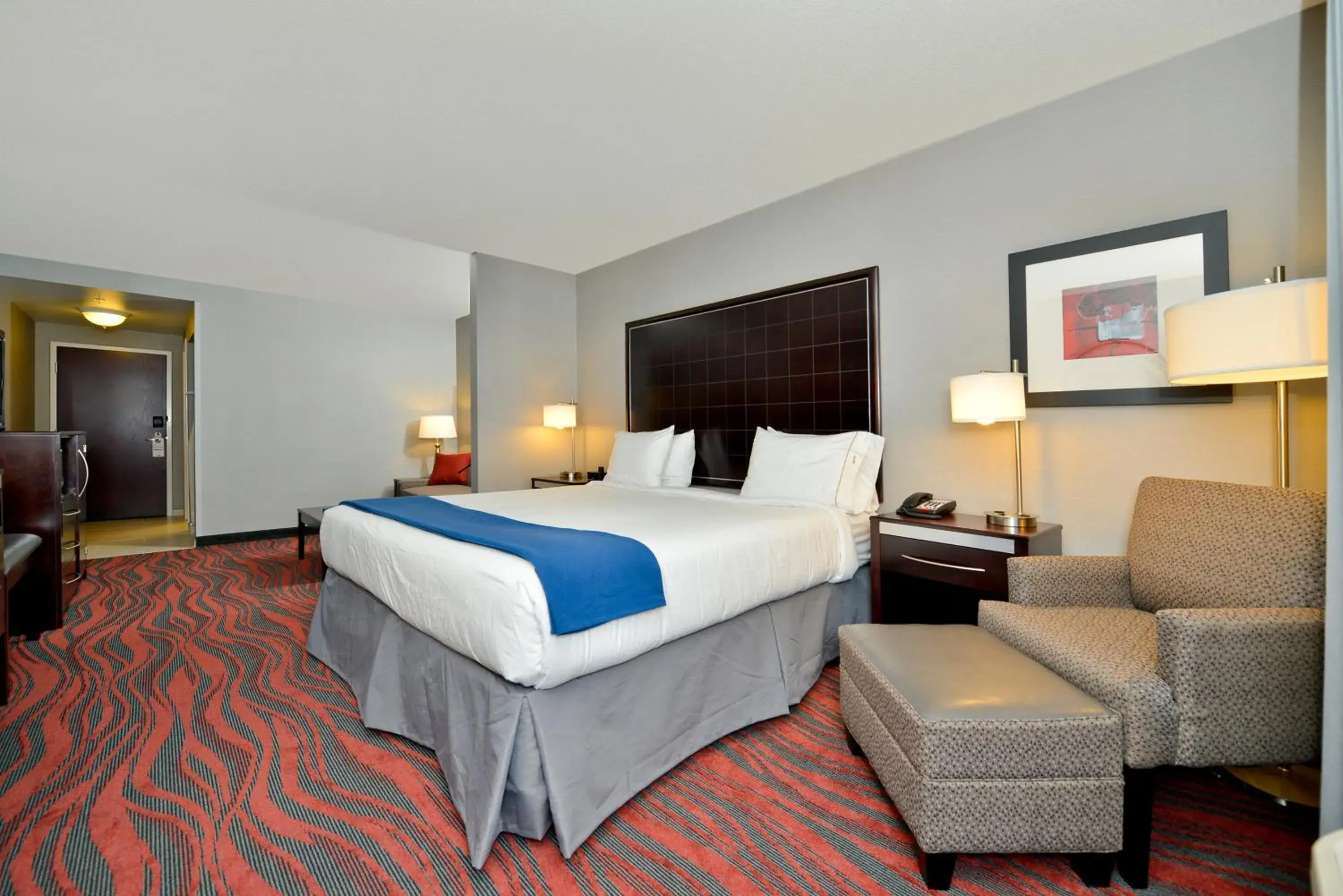 Standard King Room with Sofa Bed - Non-Smoking in Holiday Inn Express Canandaigua by IHG Standard King Room with Sofa Bed - Non-Smoking in Holiday Inn Express Canandaigua by IHG