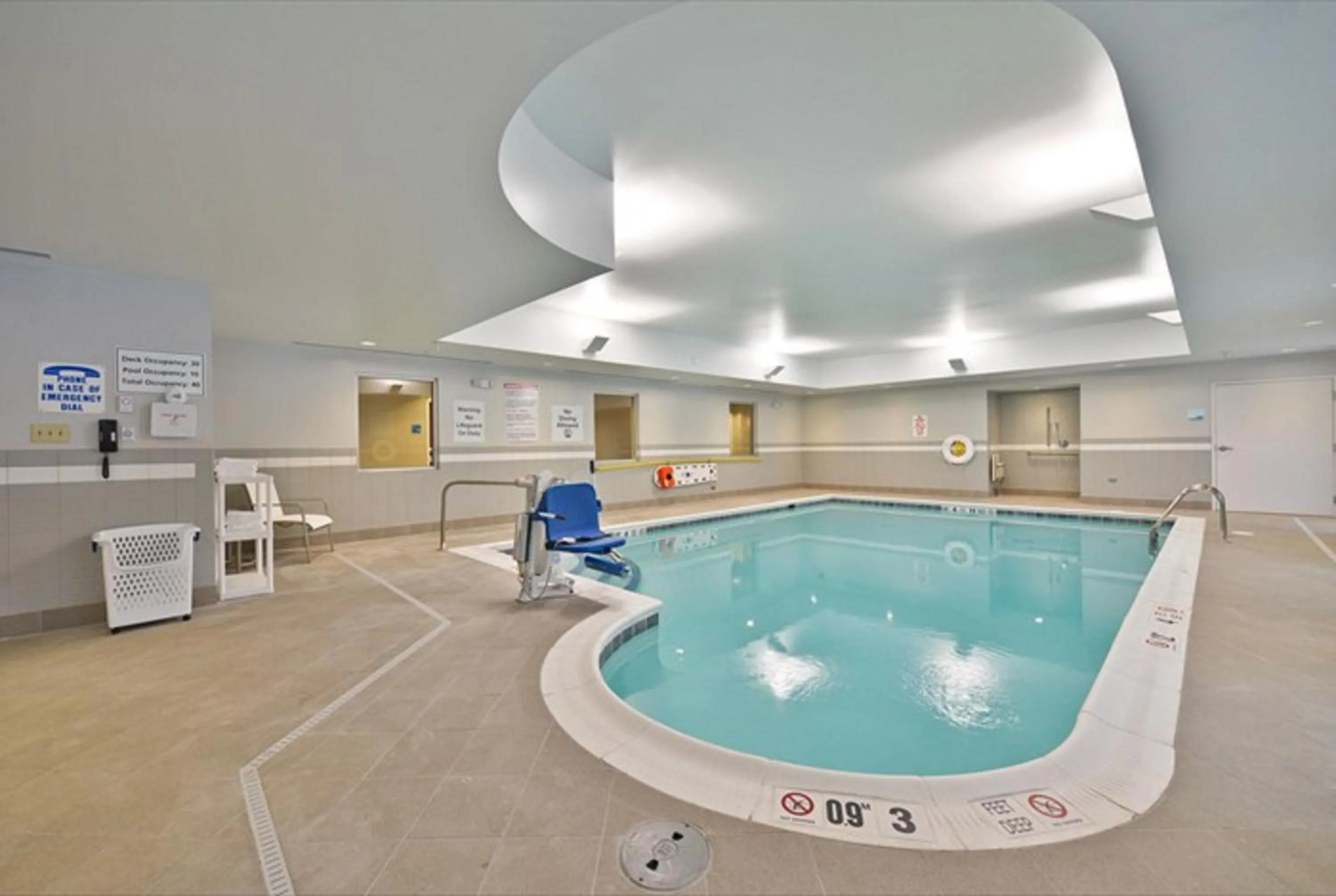 Swimming pool in Holiday Inn Express Canandaigua by IHG