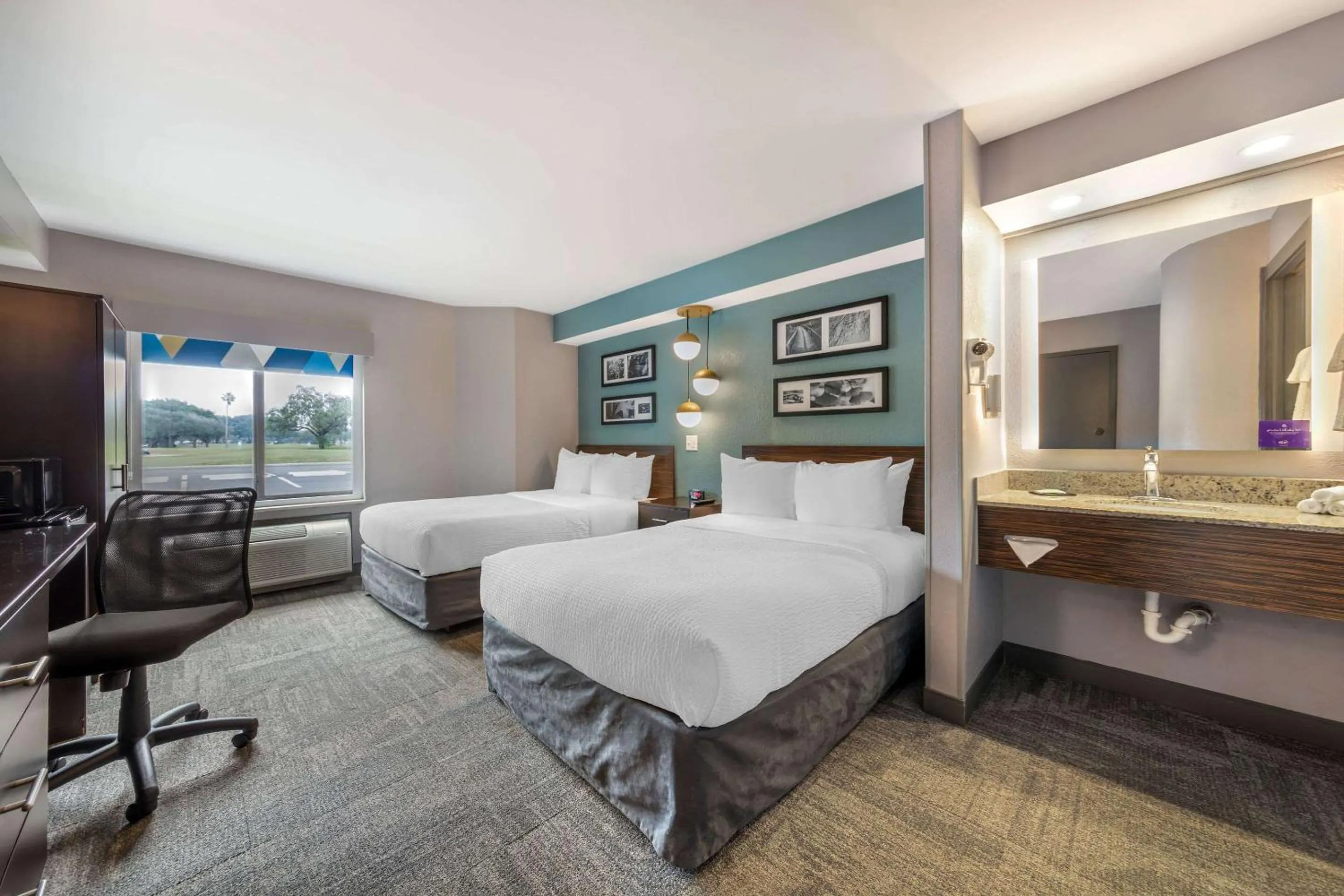 Bedroom, Bed in Sleep Inn Miami Airport