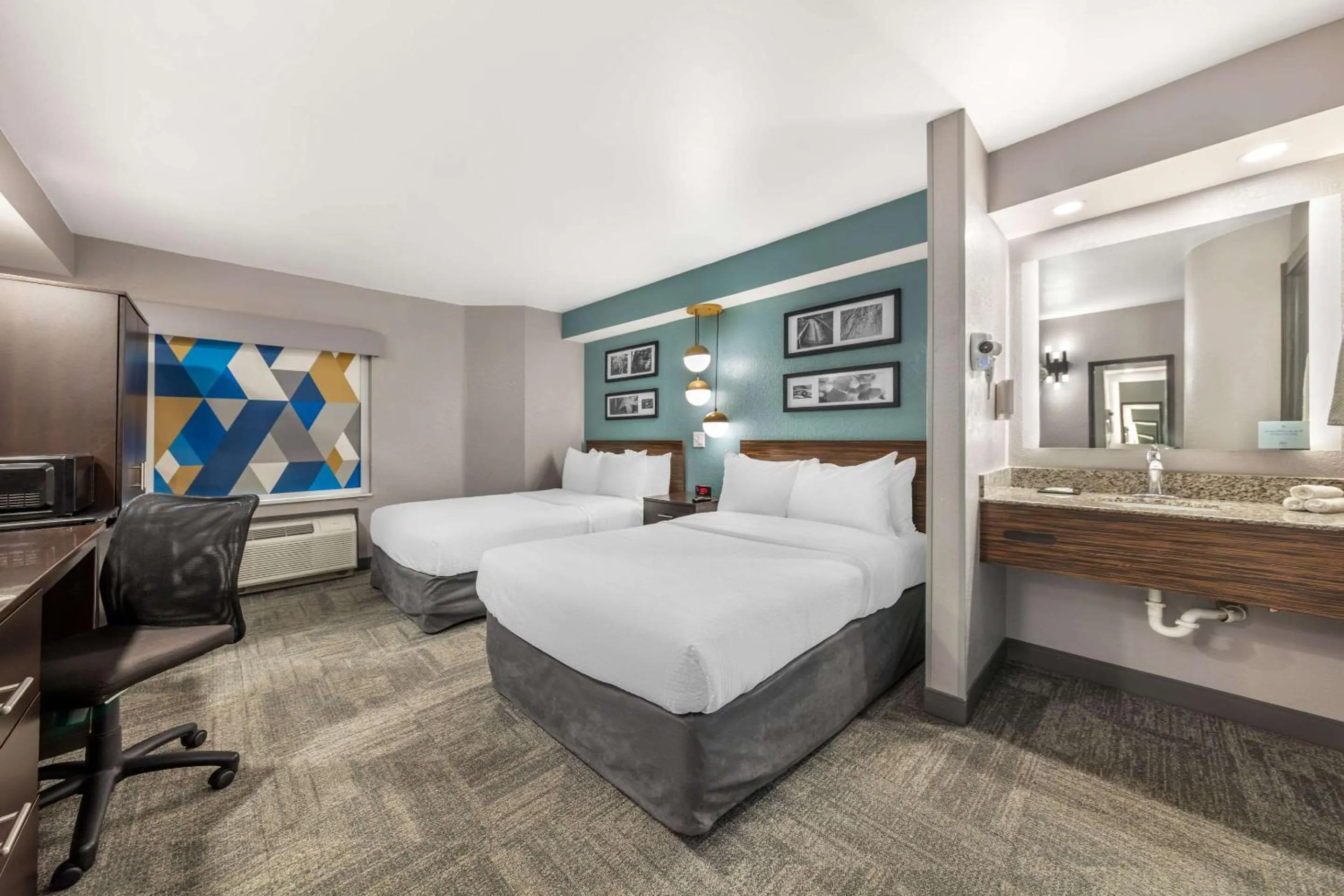 Bedroom, Bed in Sleep Inn Miami Airport