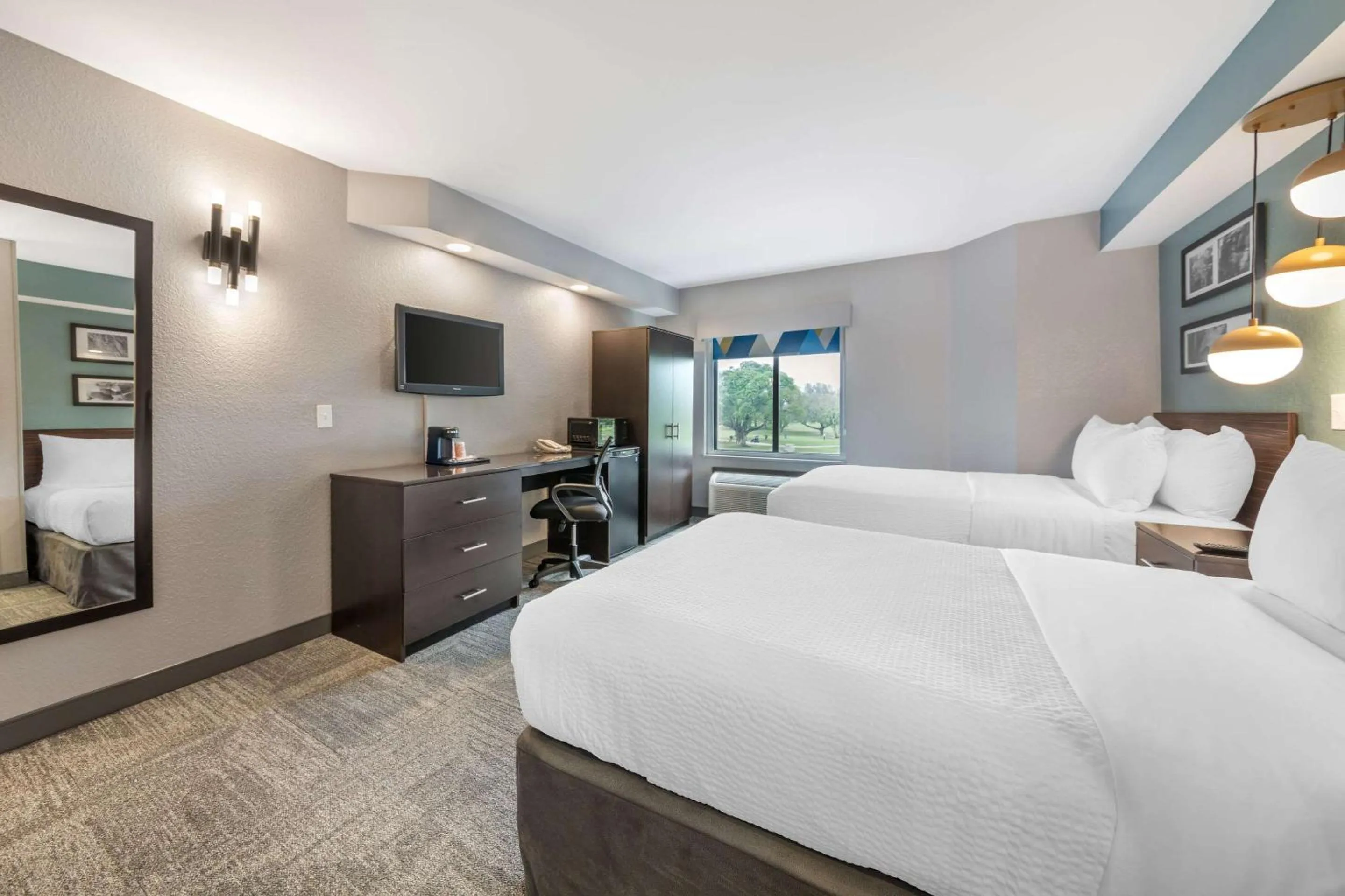 Bedroom, Bed in Sleep Inn Miami Airport