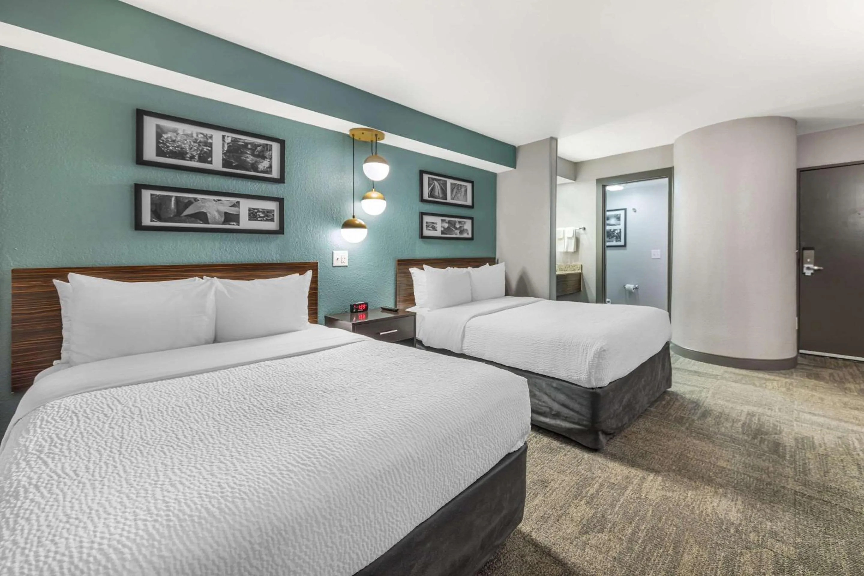 Bedroom, Bed in Sleep Inn Miami Airport