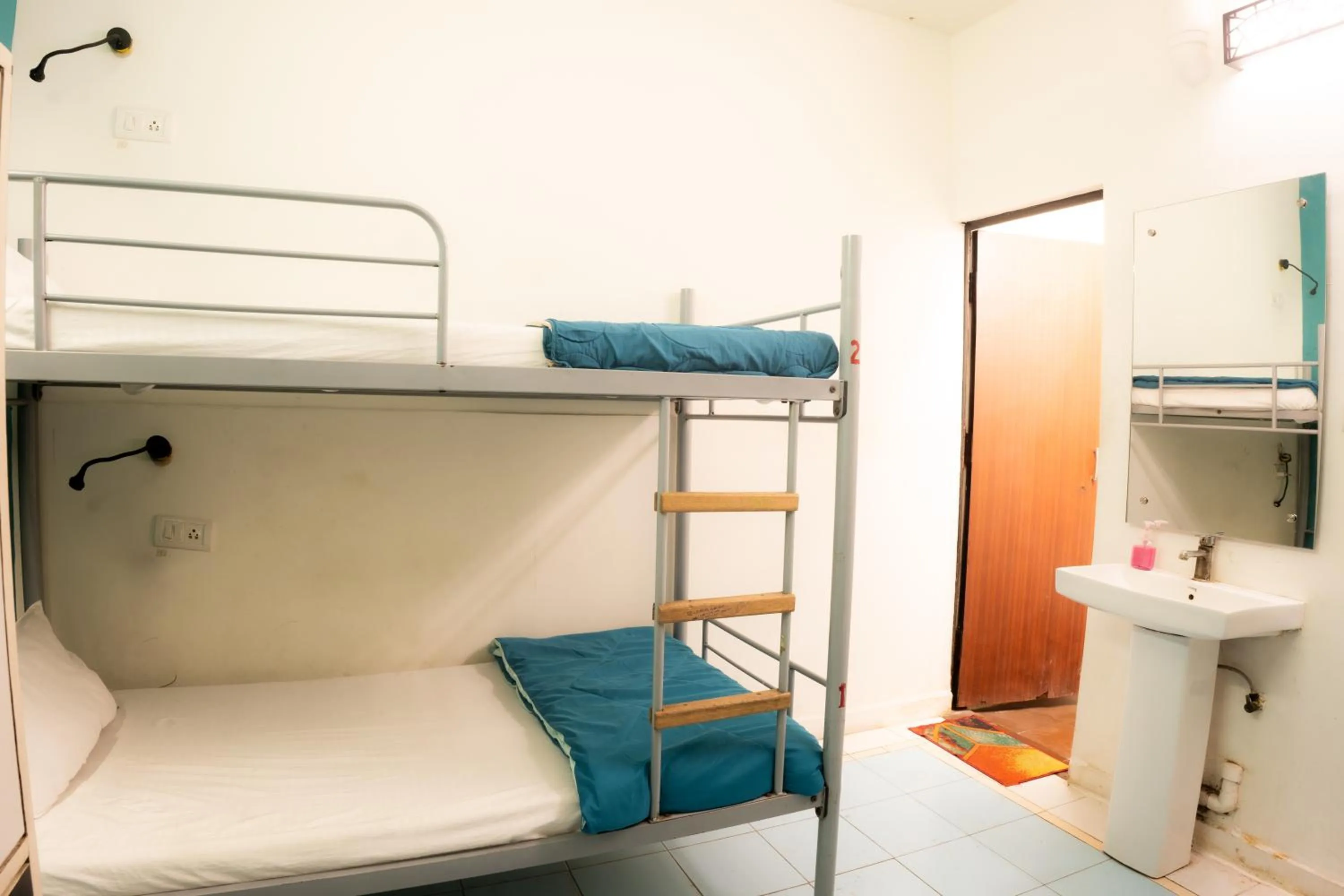 Bed in Joey's Hostel Agra - 200m from Taj Mahal