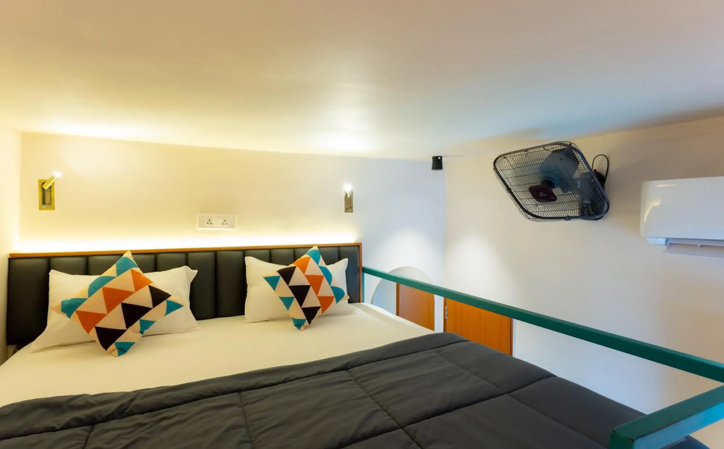 Bed in Joey's Hostel Agra - 200m from Taj Mahal Bed in Joey's Hostel Agra - 200m from Taj Mahal