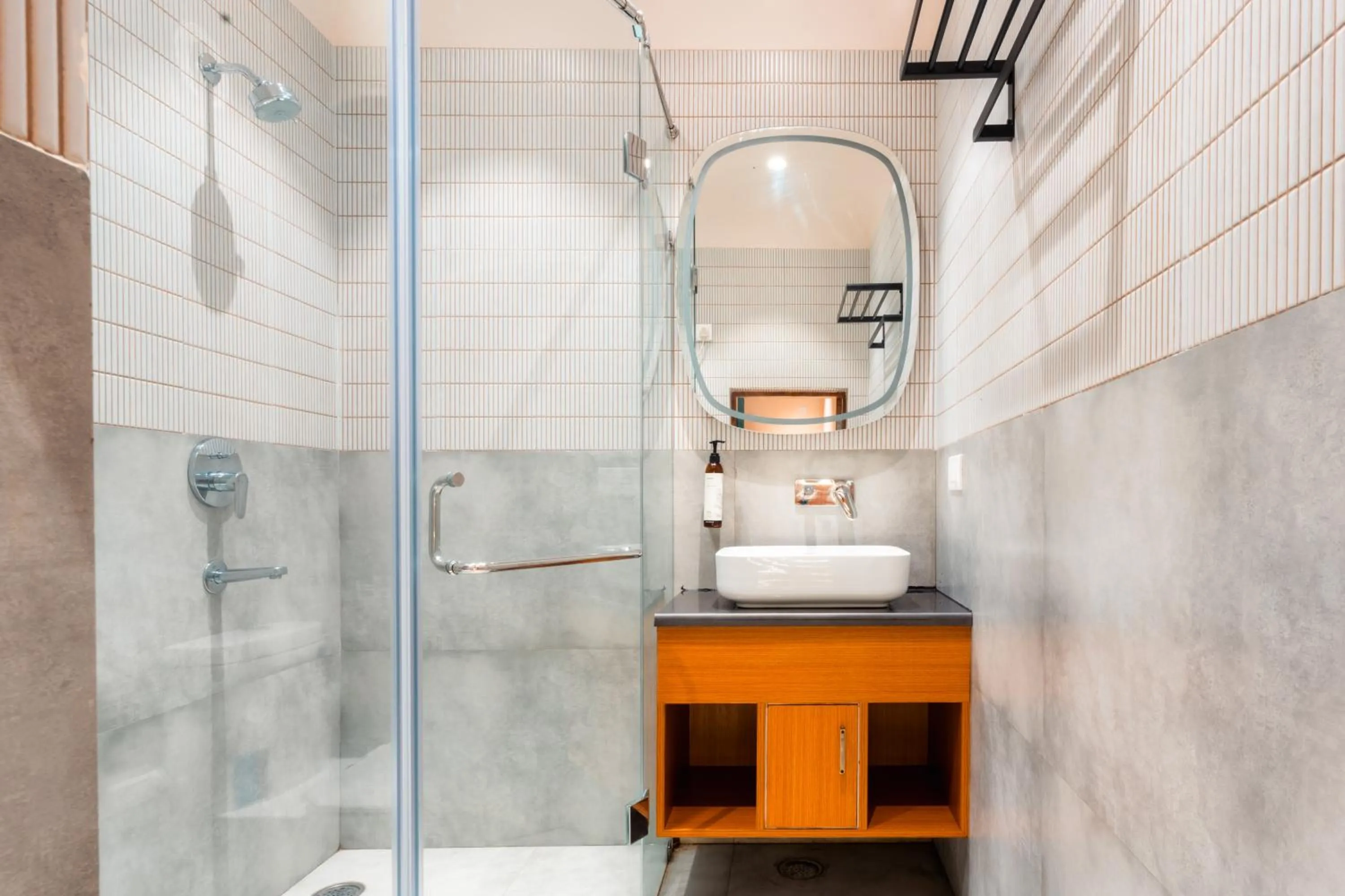 Bathroom in Joey's Hostel Agra - 200m from Taj Mahal