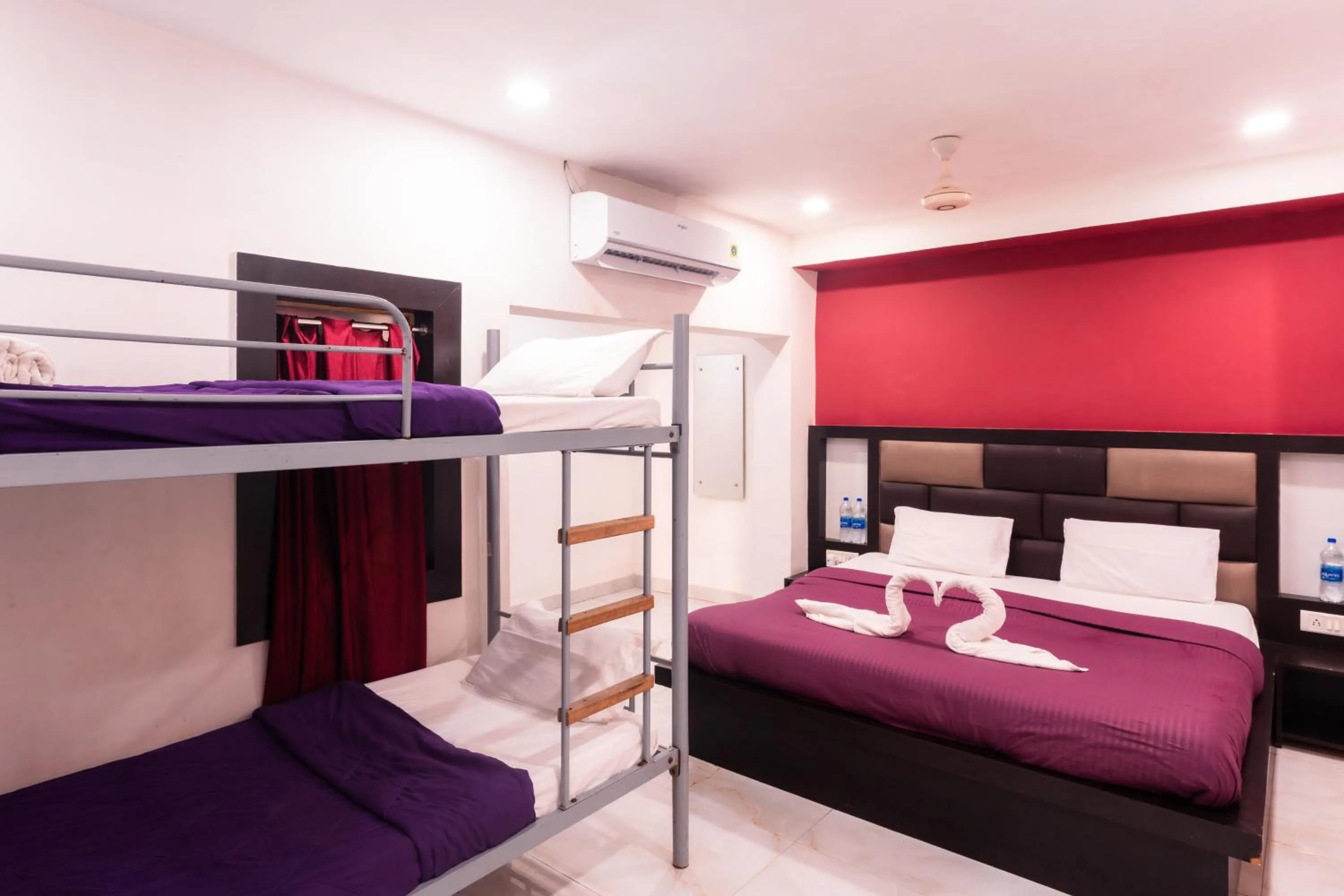 Bedroom, Bed in Joey's Hostel Agra - 200m from Taj Mahal