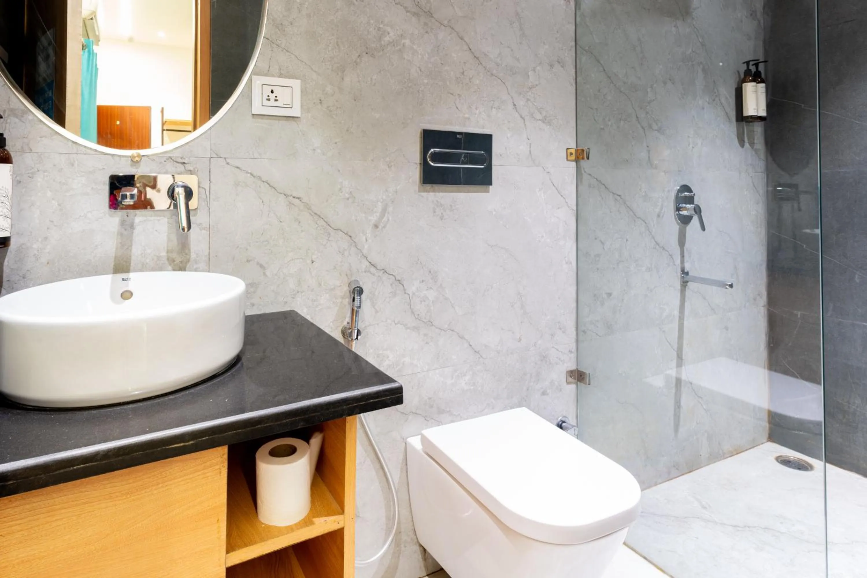 Bathroom in Joey's Hostel Agra - 200m from Taj Mahal