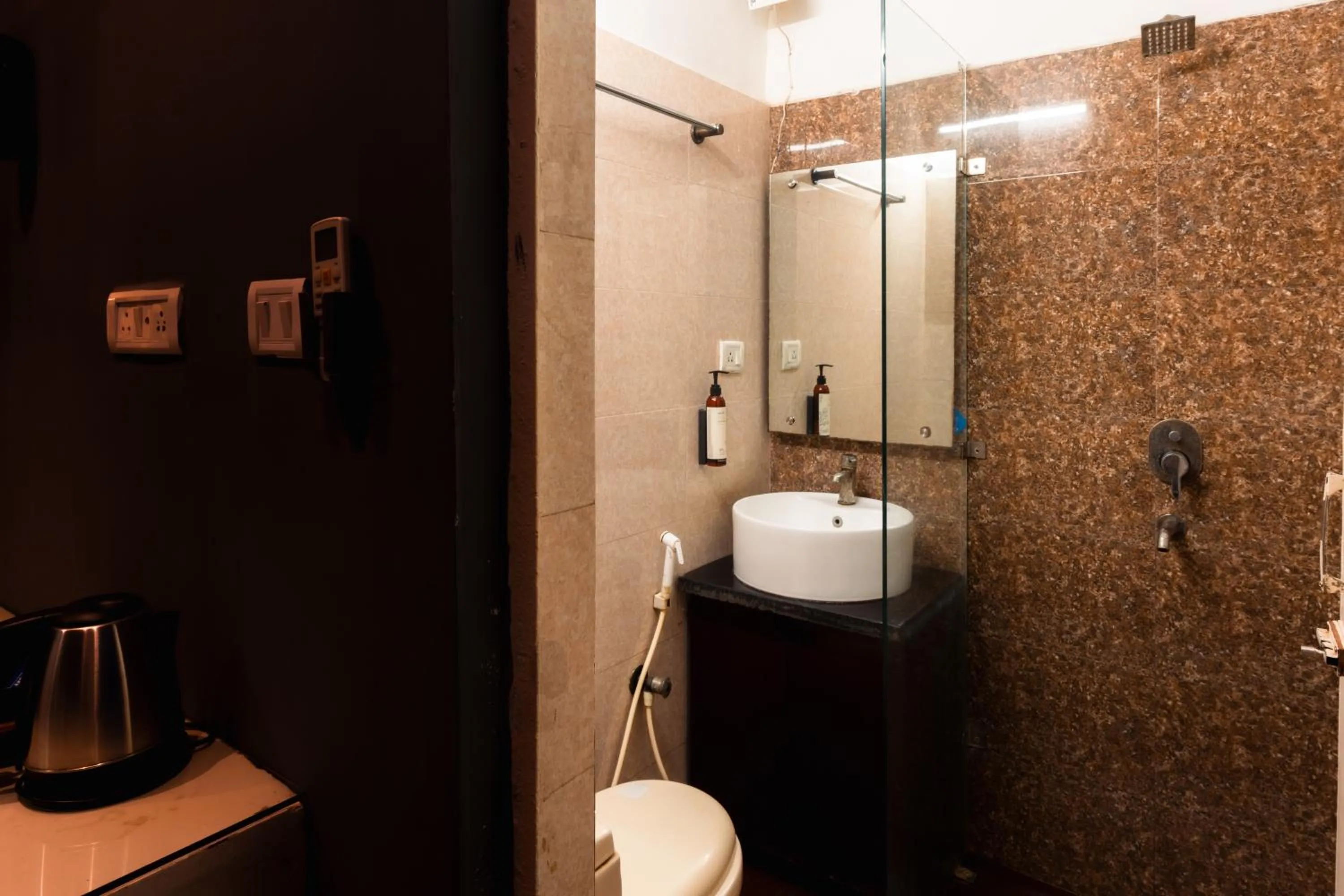 Bathroom in Joey's Hostel Agra - 200m from Taj Mahal