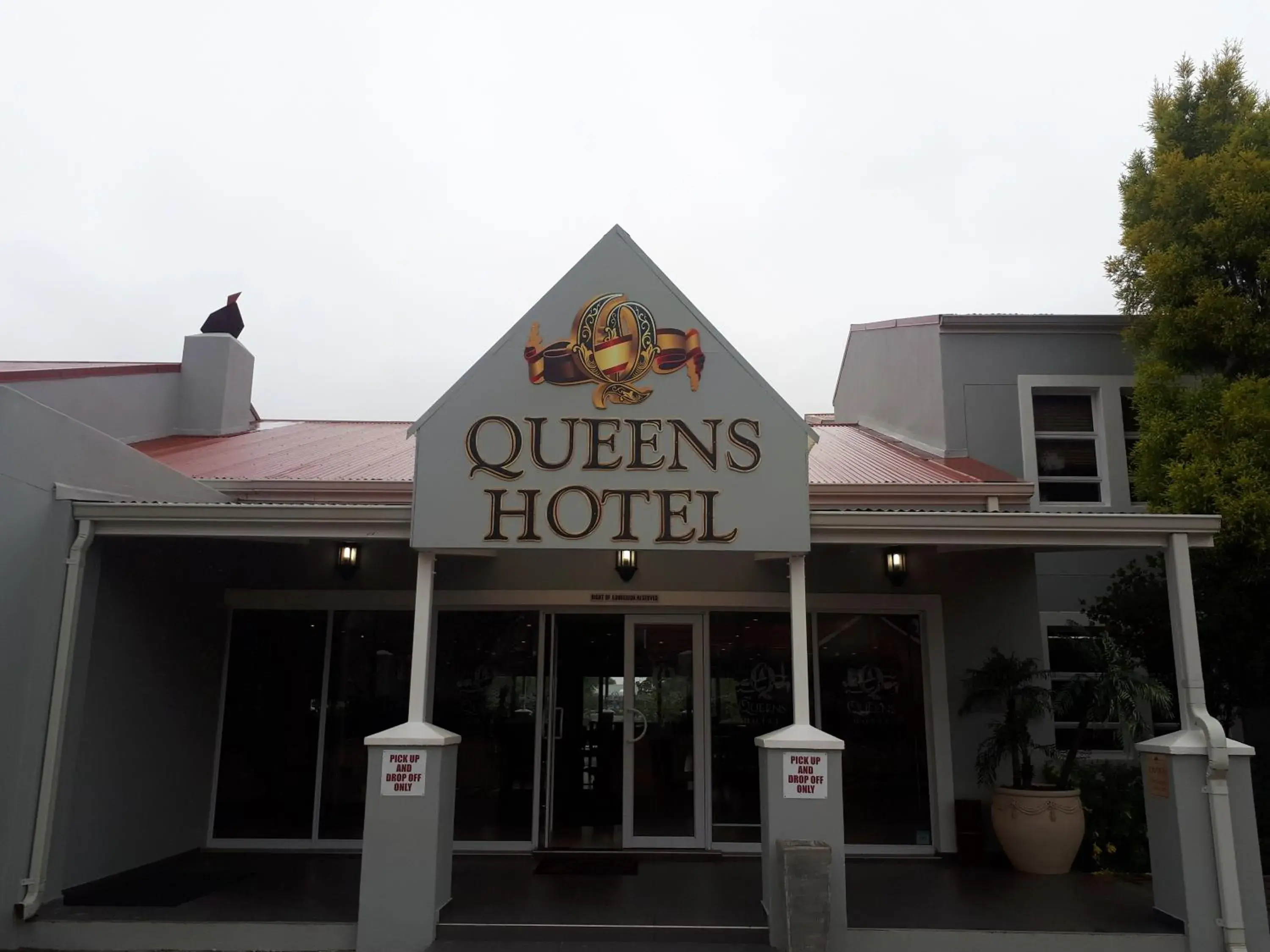 Queens Casino and Hotel Queens Casino and Hotel