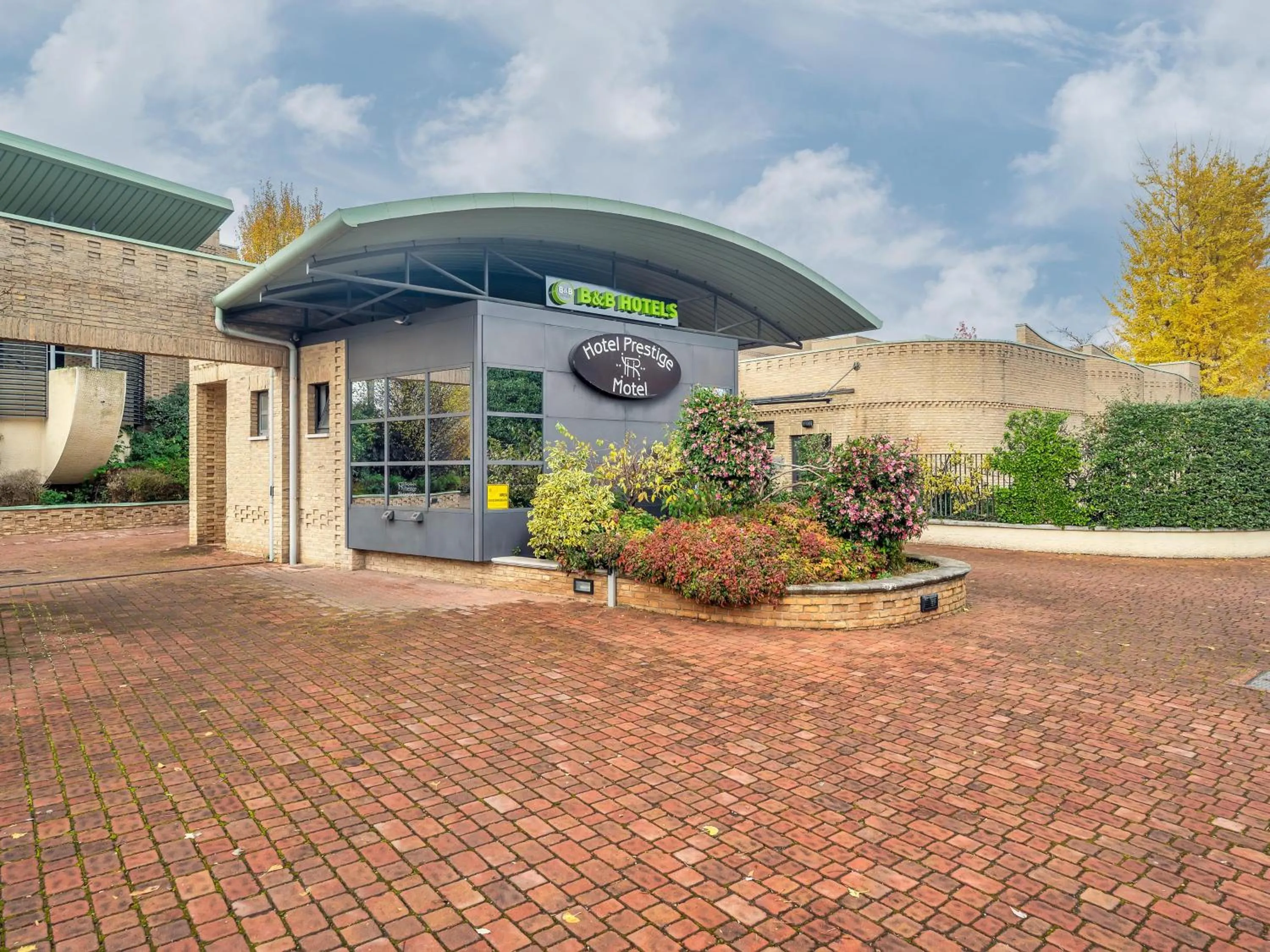 Property building in B&B HOTELS Hotel Prestige Ornago