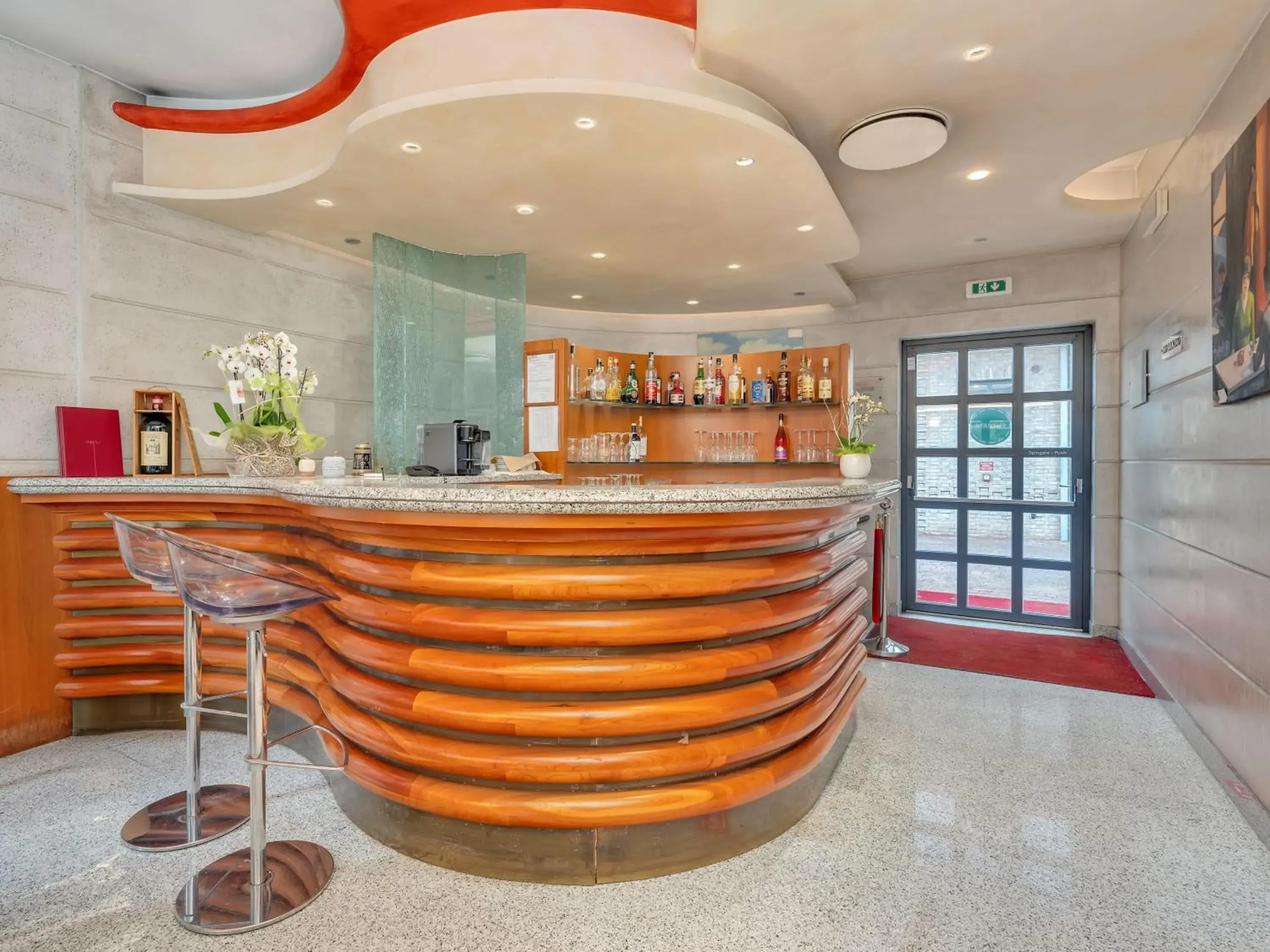 Lounge or bar in B&B HOTELS Hotel Prestige Ornago Lounge or bar in B&B HOTELS Hotel Prestige Ornago