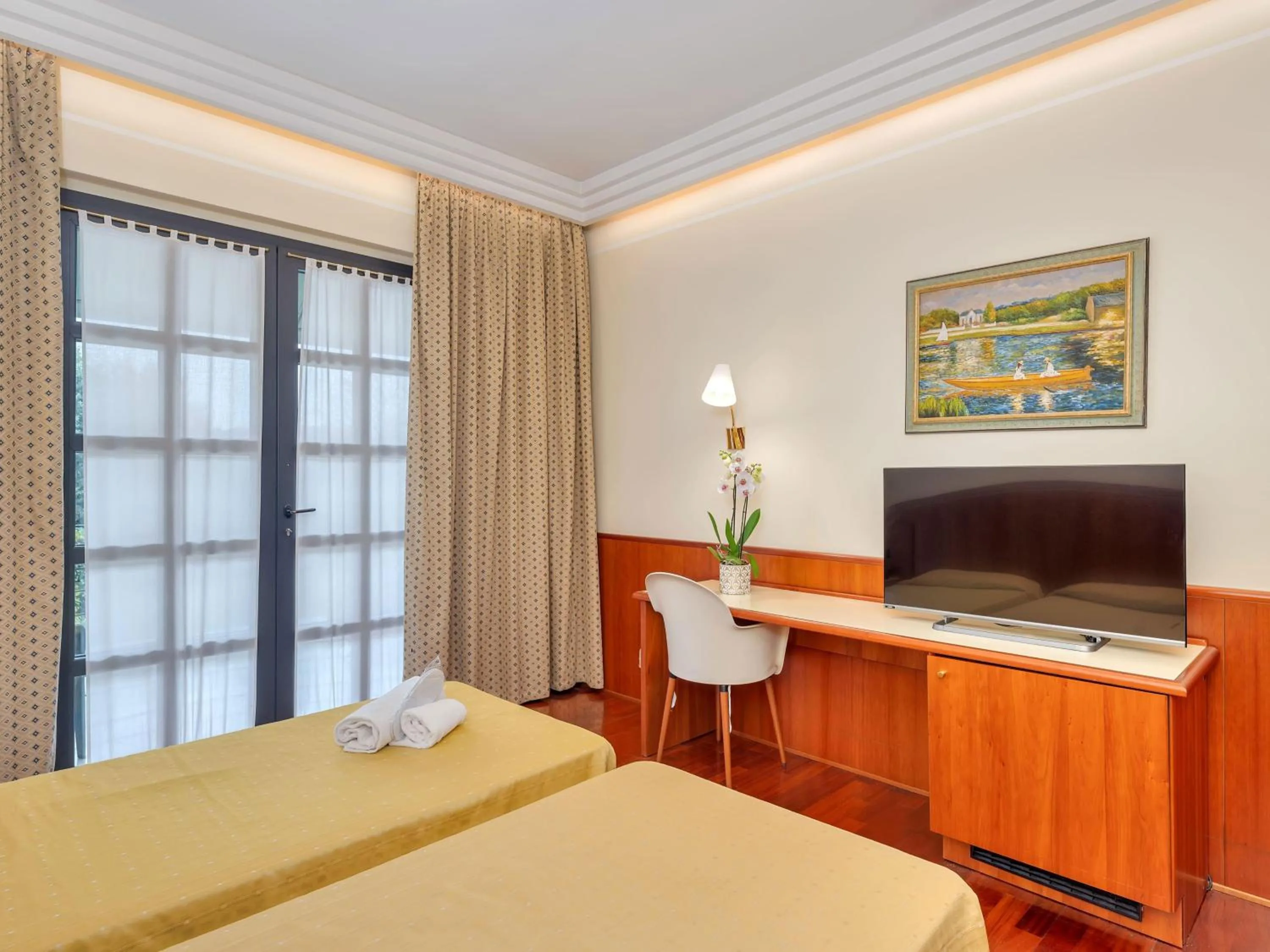 Photo of the whole room, Bed in B&B HOTELS Hotel Prestige Ornago