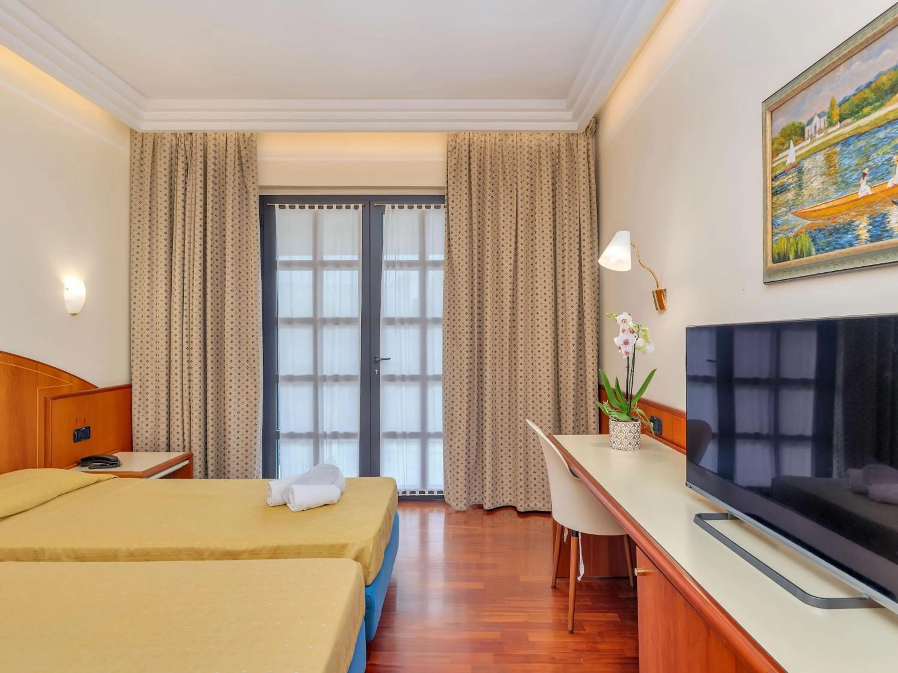 Photo of the whole room, Bed in B&B HOTELS Hotel Prestige Ornago