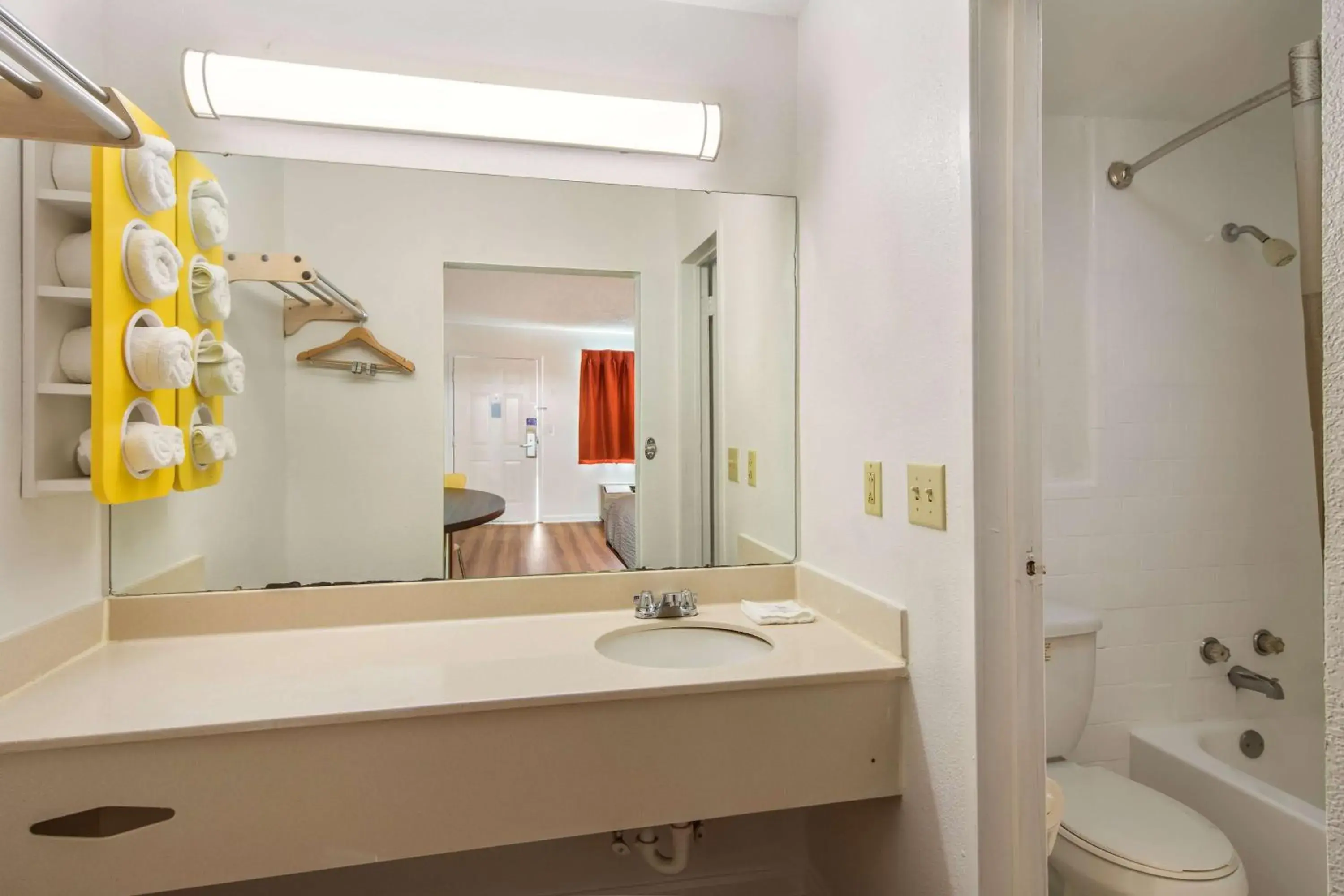 Shower, Bathroom in Motel 6-Warner Robins, GA