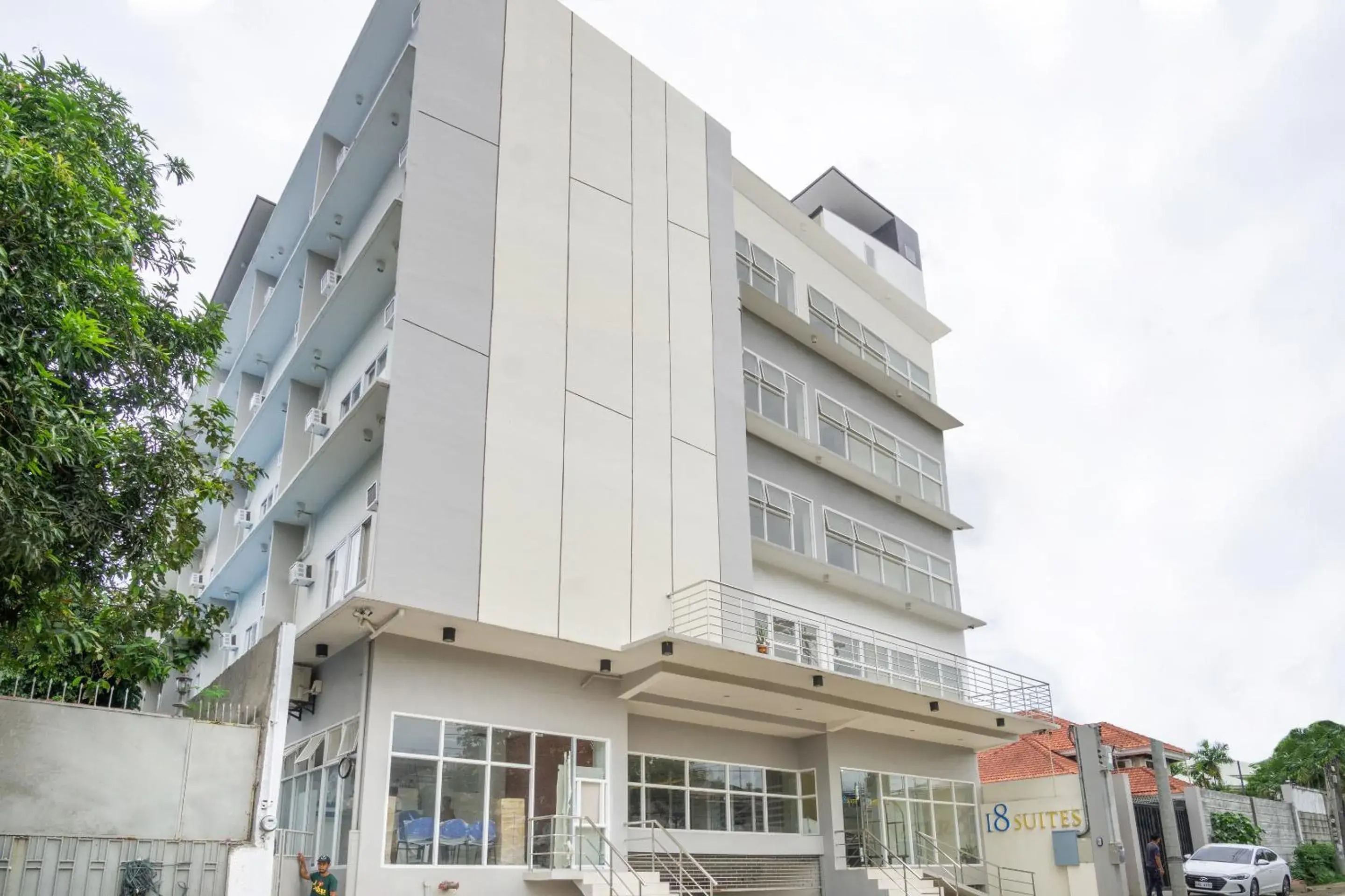 Facade/entrance in 18 Suites Cebu Facade/entrance in 18 Suites Cebu