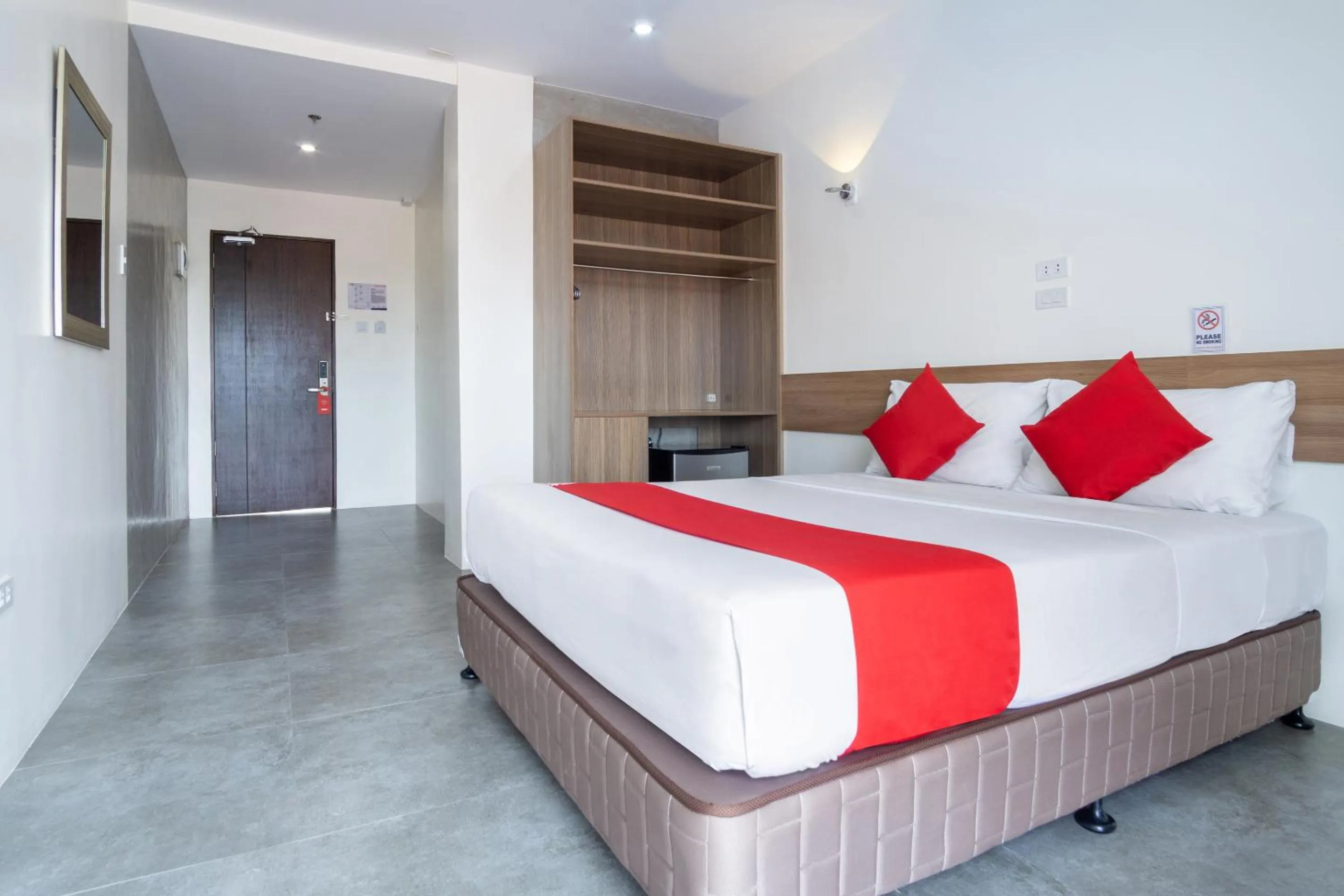 Bedroom, Bed in 18 Suites Cebu